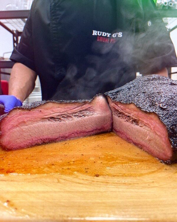 Come watch the Niners win the Super Bowl this Sunday and enjoy Rudy&rsquo;s last Super Bowl Special!! Smoked brisket and hot link plate with potato salad, coleslaw, Jalape&ntilde;o cheese cornbread muffin and Rudy&rsquo;s house made bbq sauce!!!! 🤤?