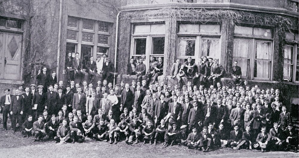 University Dining Club, 1913 Savitar