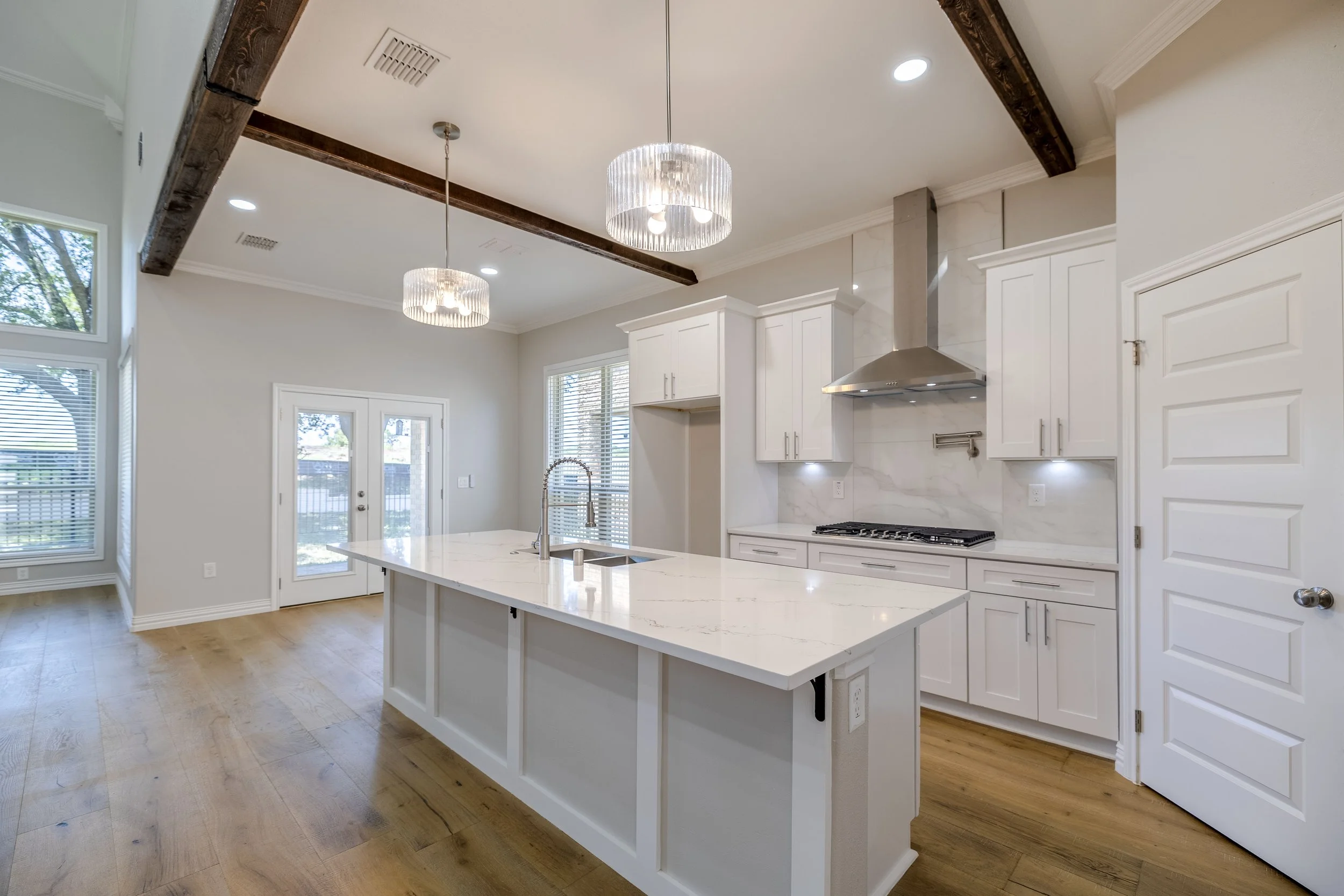 Kitchen1.jpg