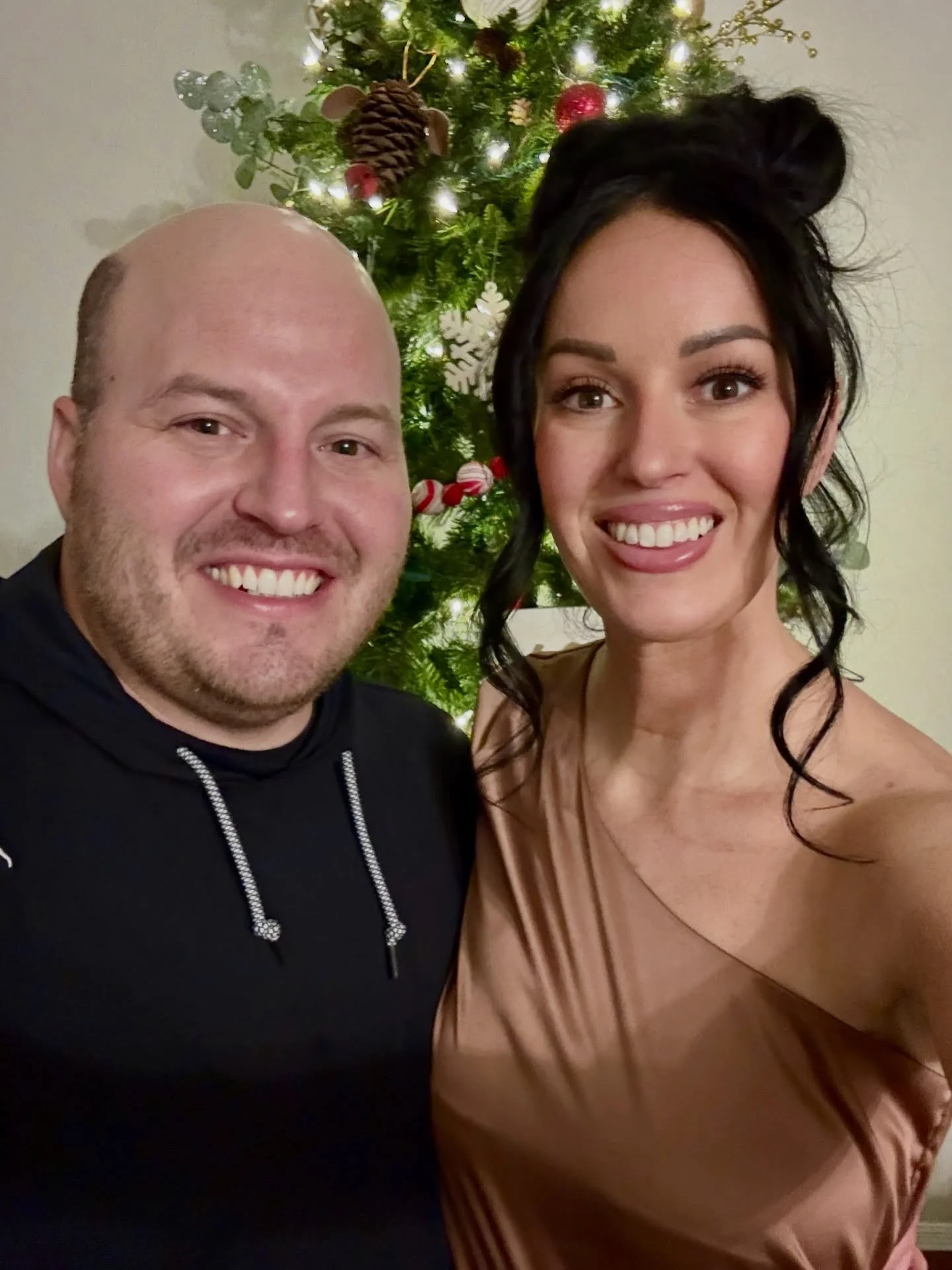 10 NYE&rsquo;s with this guy 🥺🥹

We&rsquo;ve met loss of so many loved ones, cancer, depression, career changes, egg donation, and more &mdash; but with that, we also fell in love, got married, started a business, met remission, blessed another fam