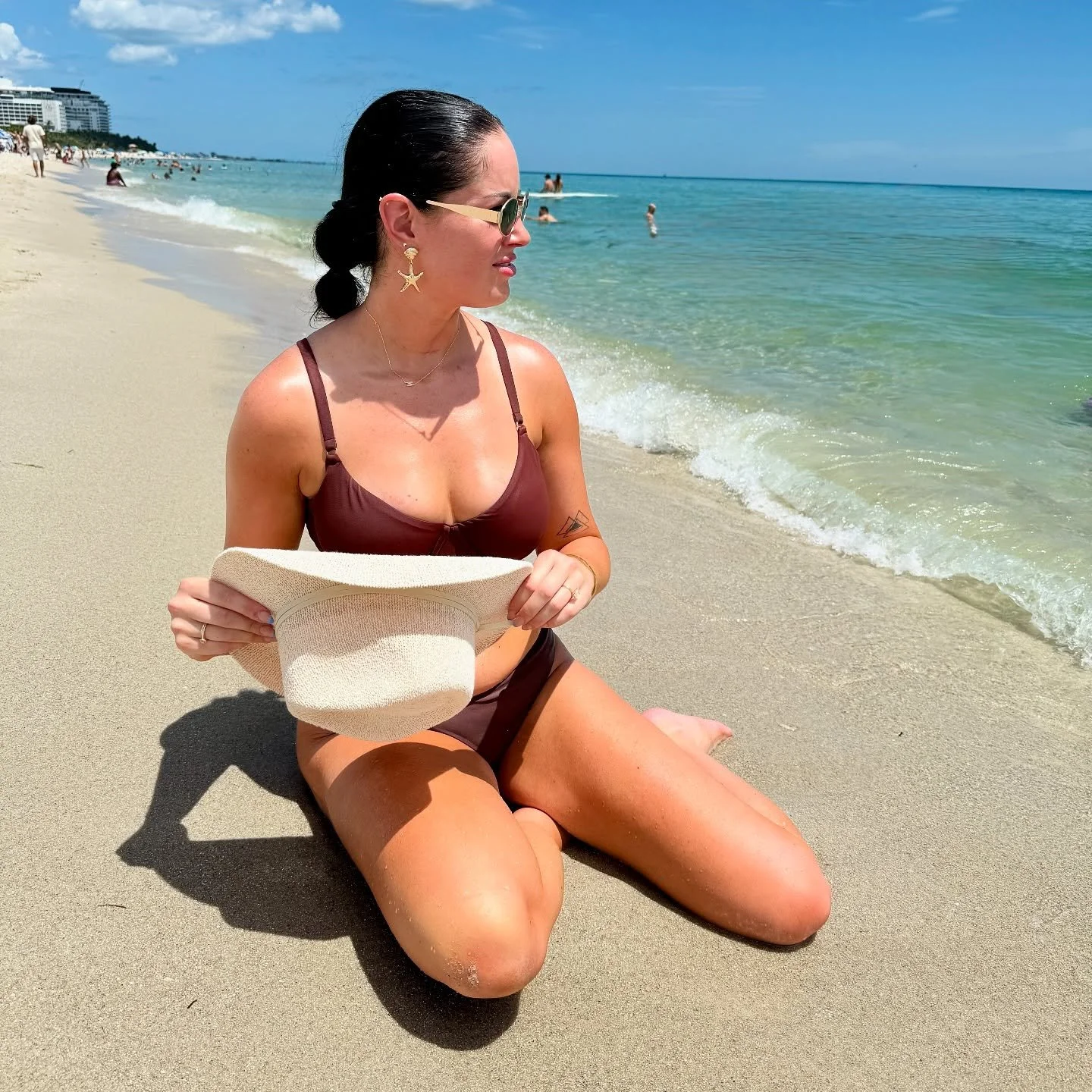 Out of office 😌🤎🍯✨

#miamisouthbeach #miami #miami🌴 #beach #beachbody #resort #miamisobe #sobe @palomarsobe @targetstyle