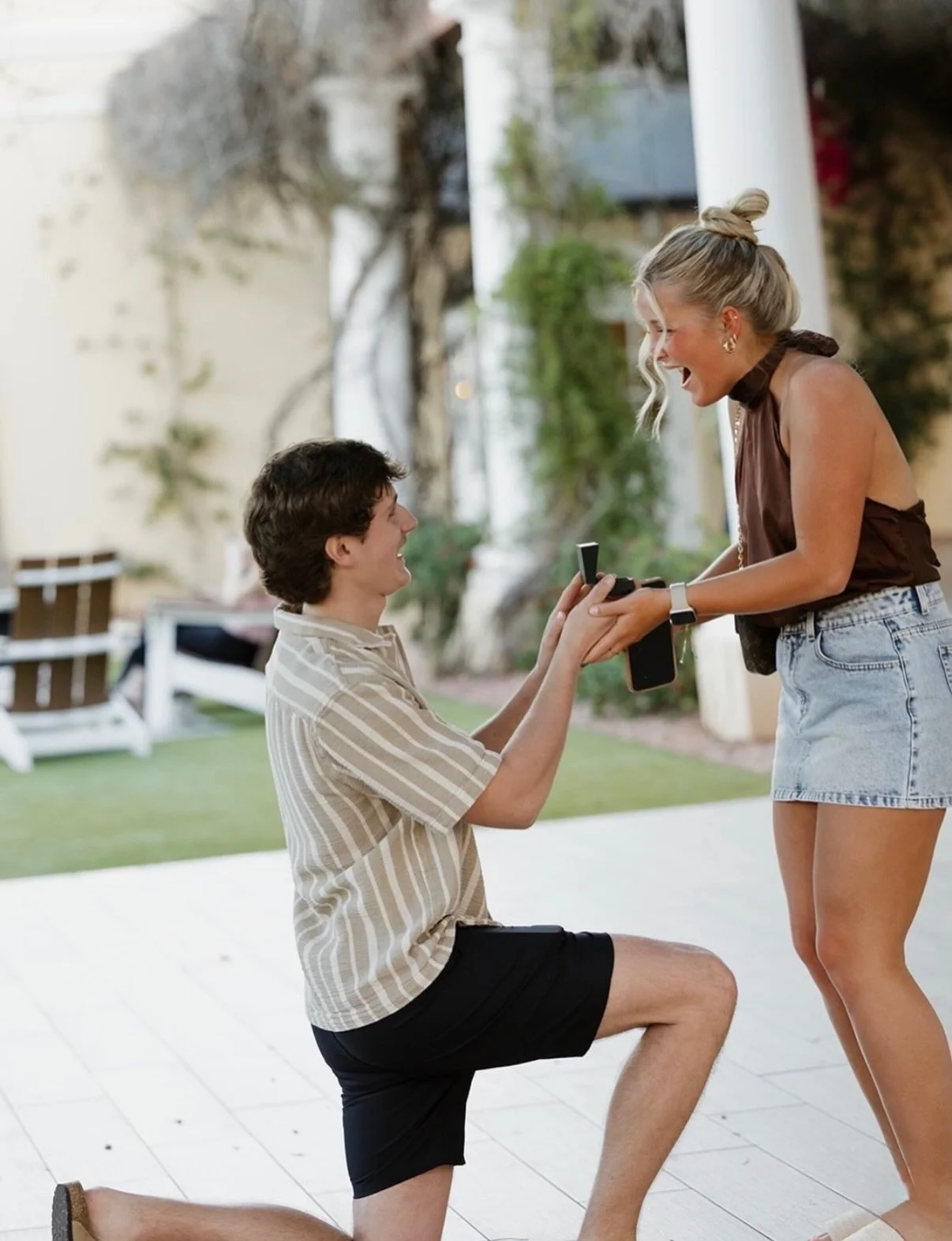 That&rsquo;s a BIG YES for Jada ✨🤍 

Reminder to book your bridal tans two days before the wedding. 

Book here or in bio
https://meaganzerr.as.me/

Artist @meaganzerr 
Client @jaidametzger 
Shade @norvelltanning Venetian Max rinse time 8 hours

Mob