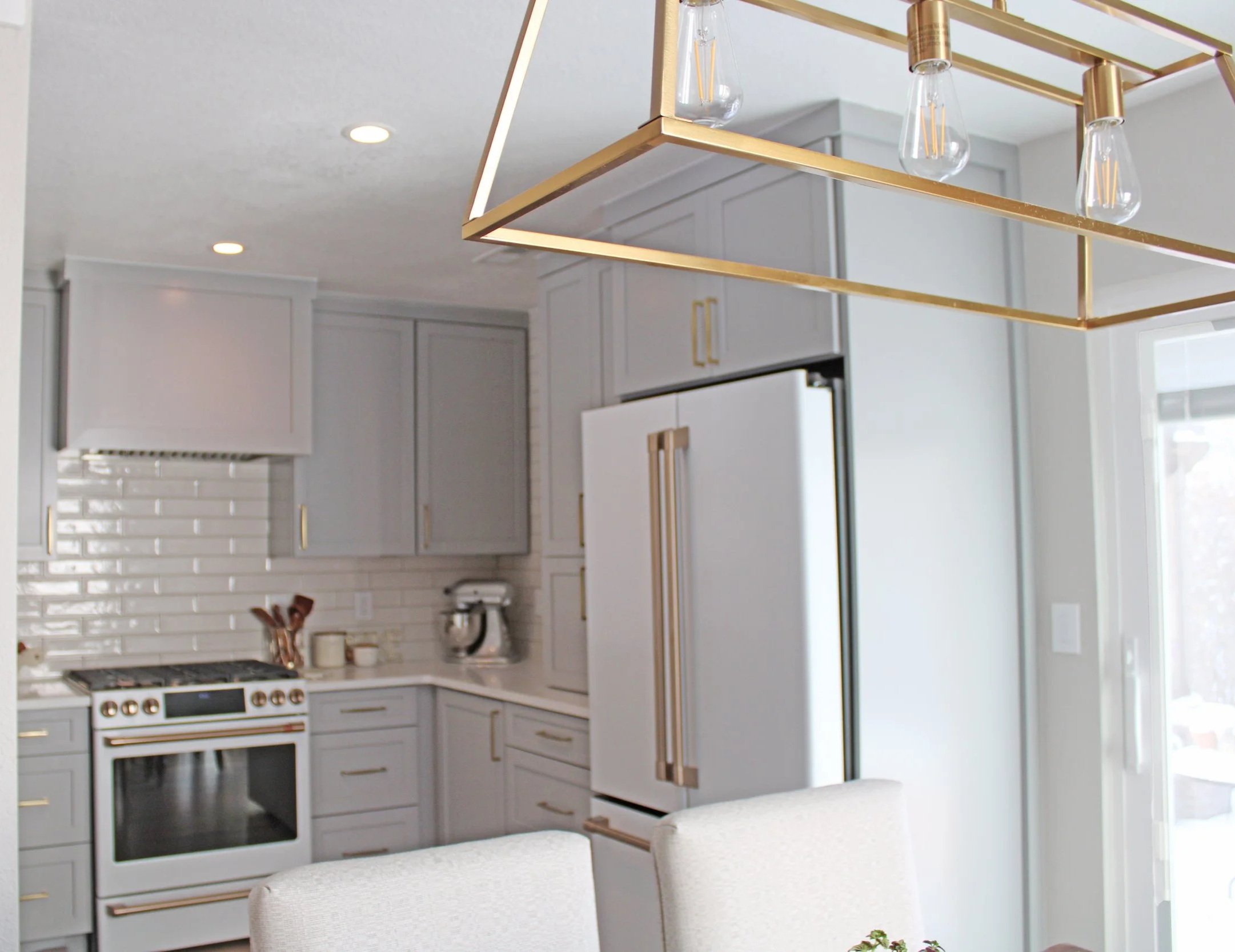 Classic shaker cabinet doors paired with space-efficient design and updated appliances