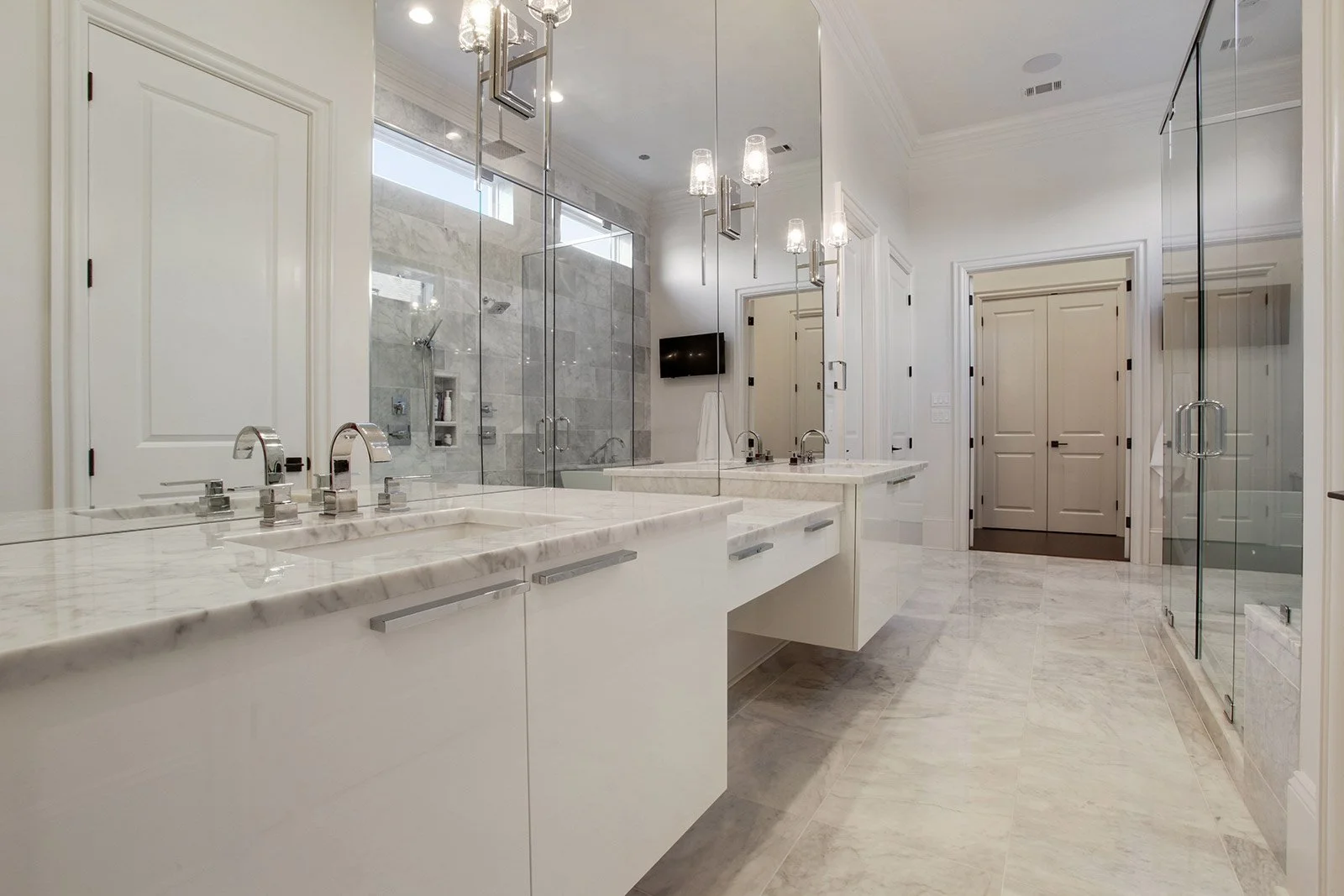 Clean, modern bathroom cabinetry