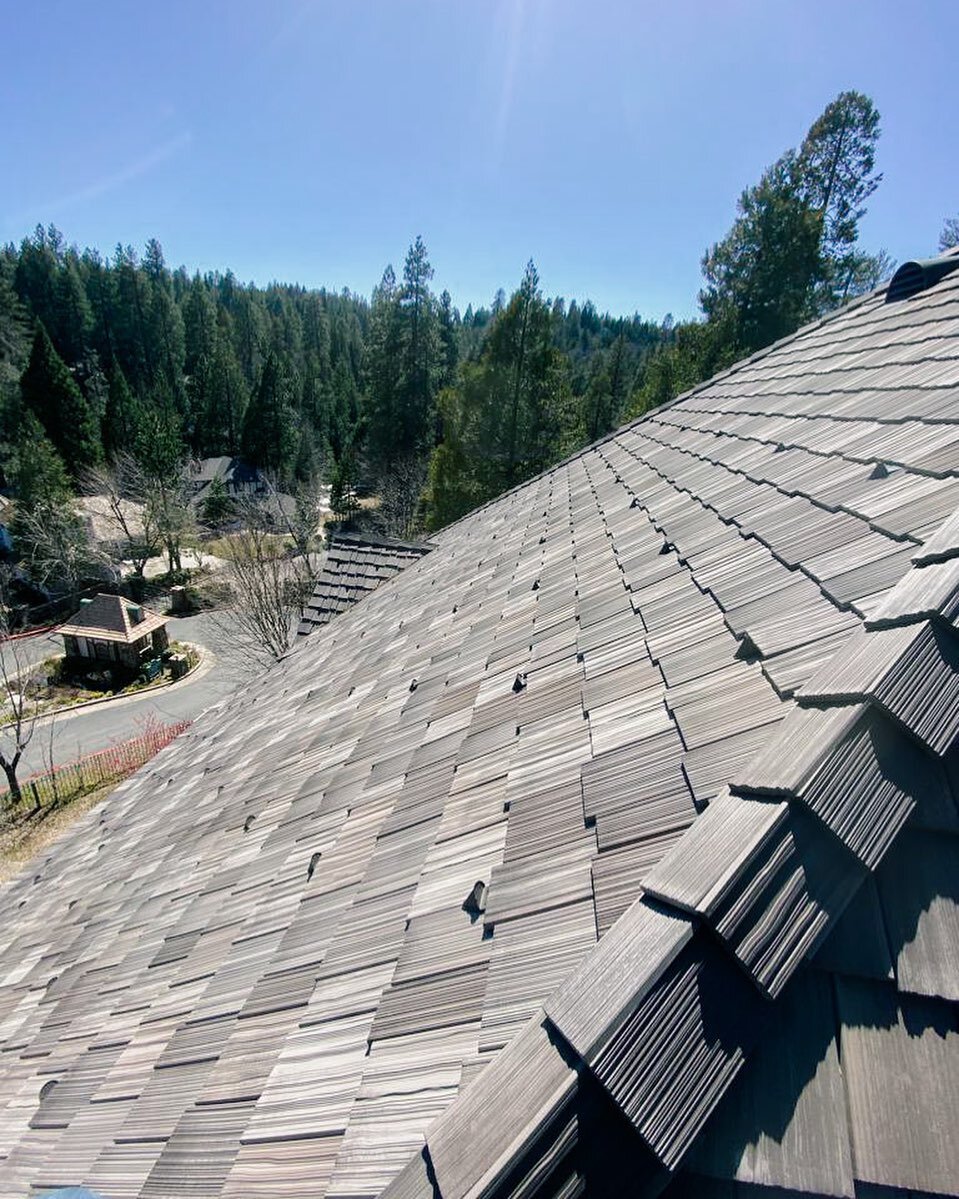 Copp Roofing and Construction takes pride in delivering the highest quality workmanship for your roofing and construction needs. Introducing the stunning DaVinci Shake Tile Roof! Crafted with precision, these tiles combine the elegance of cedar shake