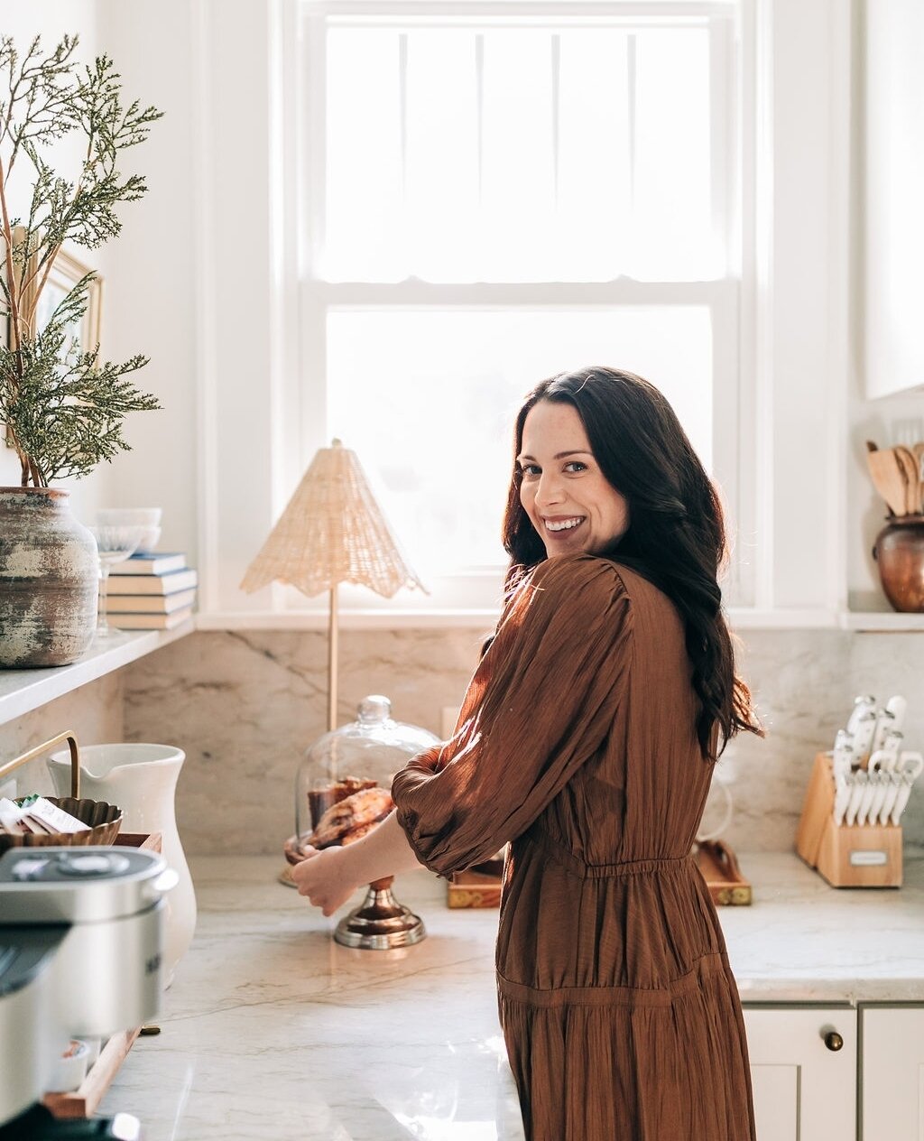 Hi ✋🏼 I'm Jessica, host and founder of room + revival.⁠
⁠
I'm a Greenville native with a serious travel bug and I LOVE hosting guests in my favorite place to call home.⁠
⁠
In 2021 I made a big leap to leave a long career as a medical device nurse an