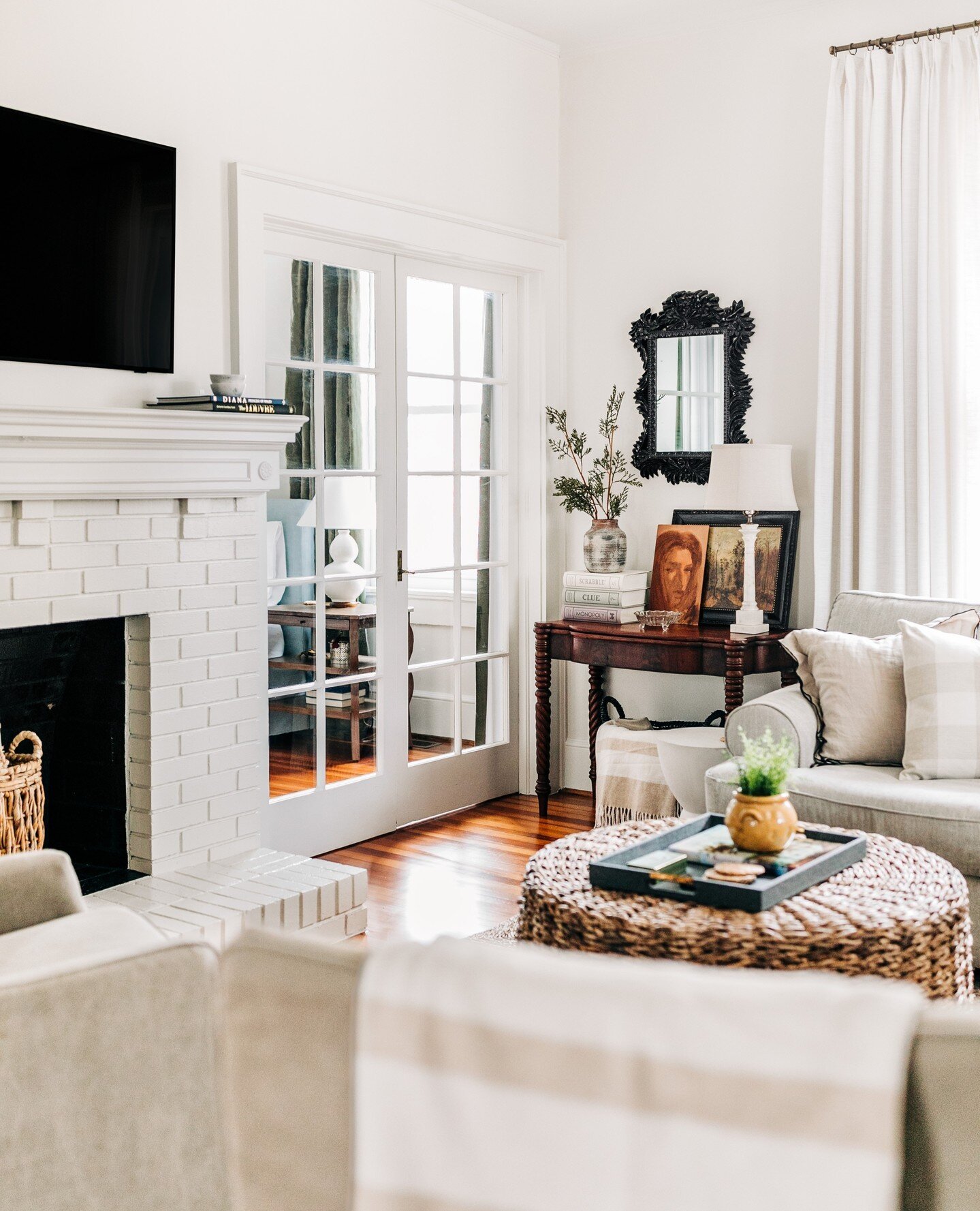 The living room at The Pettigru House is just waiting for someone to come cozy up with a good book 📖✨⁠
⁠
If you saw my stories yesterday, you know why this view reminded me to celebrate wins, big and small. To give ourselves the grace we deserve bec