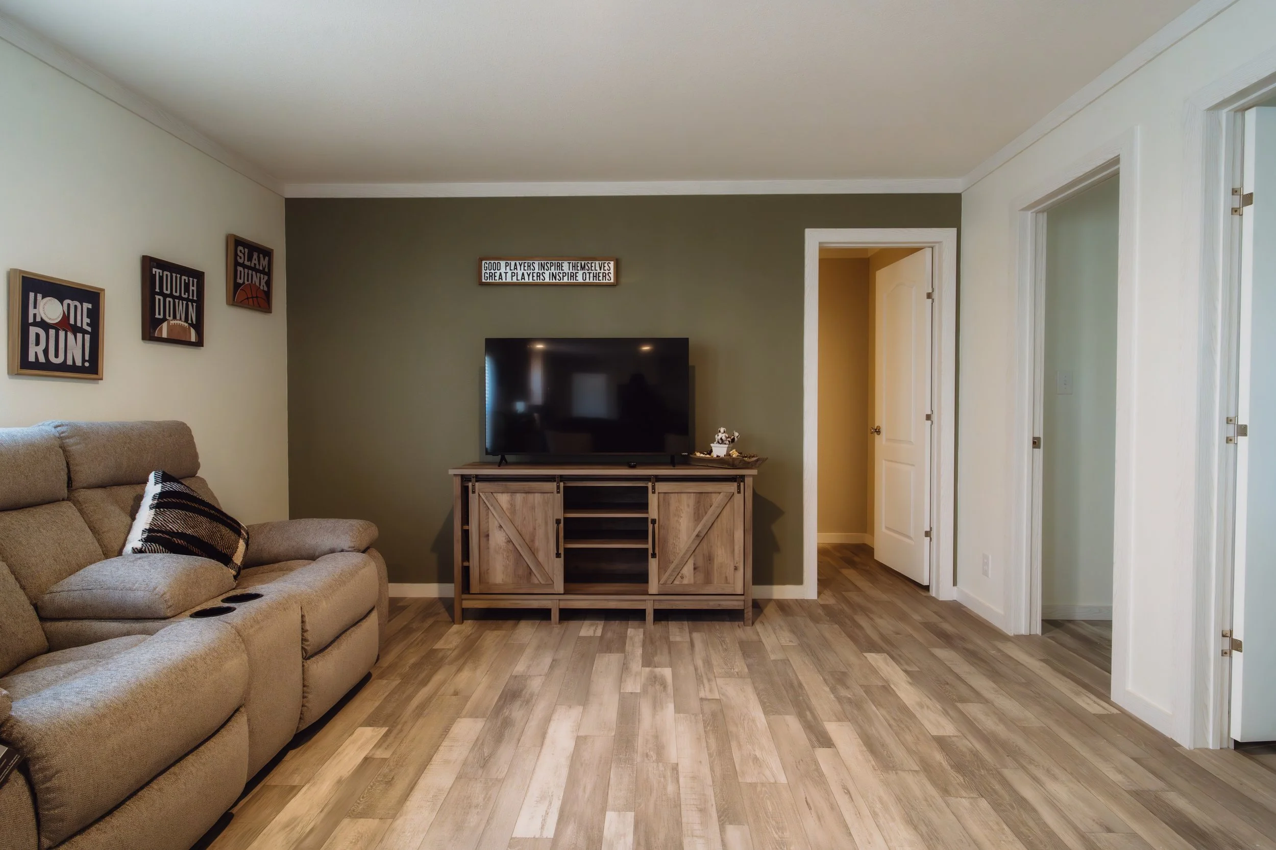 Interior content photography for Homestead San Antonio by 2ten Marketing