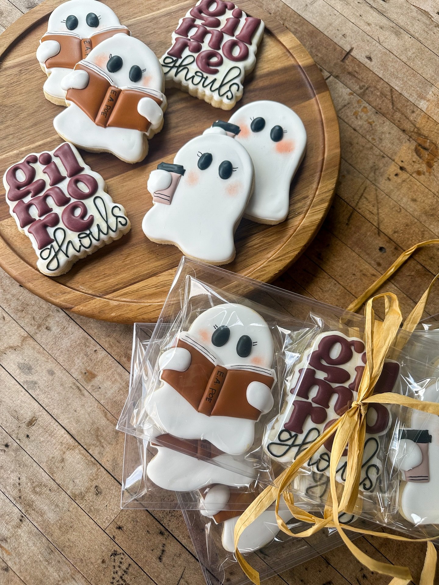 Happy Gilmore Ghouls season to all those who partake. May your books be engaging and your coffee strong 
☕️📖🍁

#decoratedcookies #sugarcookies #houston #fall #gilmoregirls #fallcookies #customcookies #royalicing