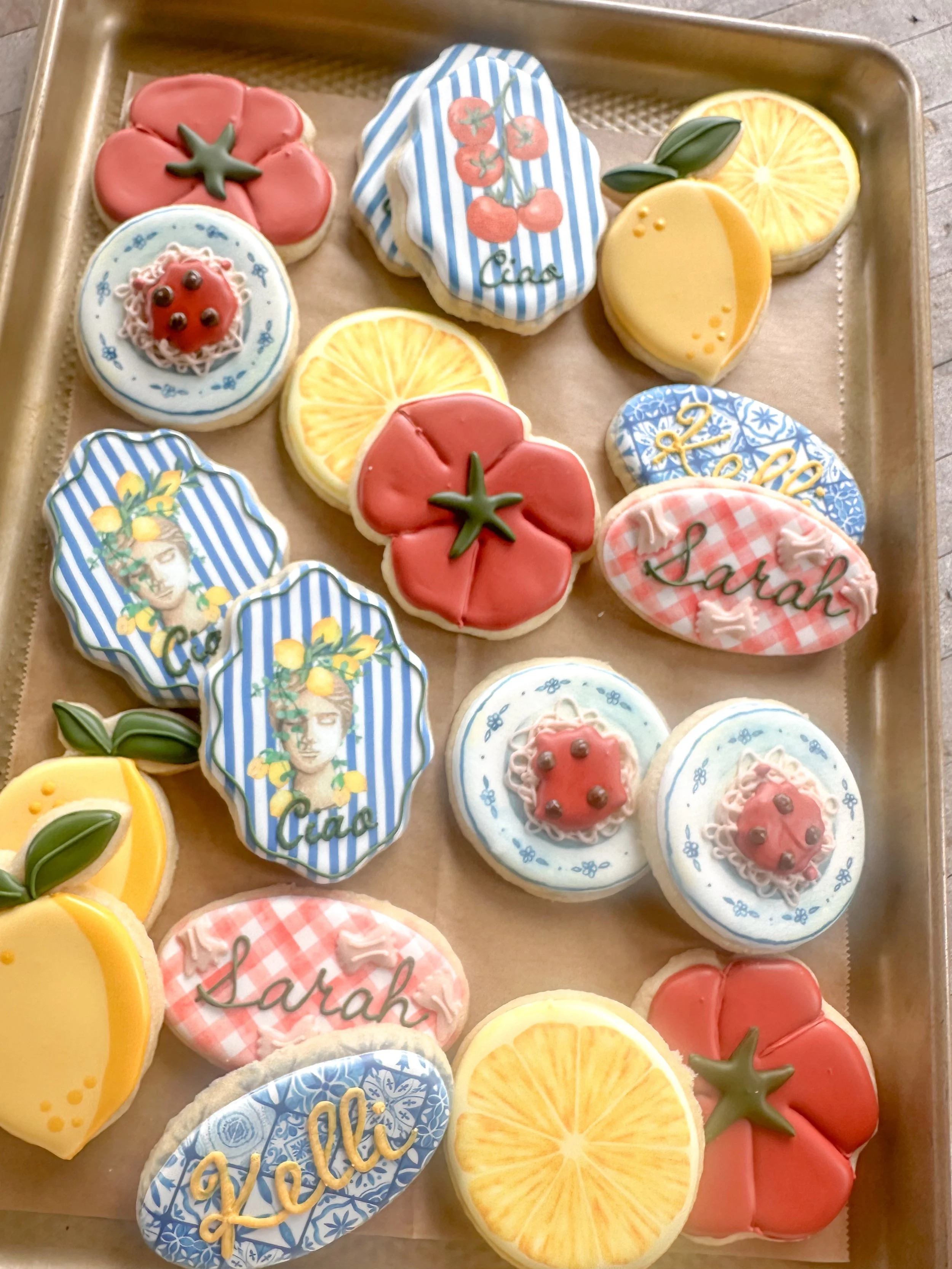 Ciao Kelli and Sarah! 

#italy #bessiebakes #customcookies #houston #birthdaycookies