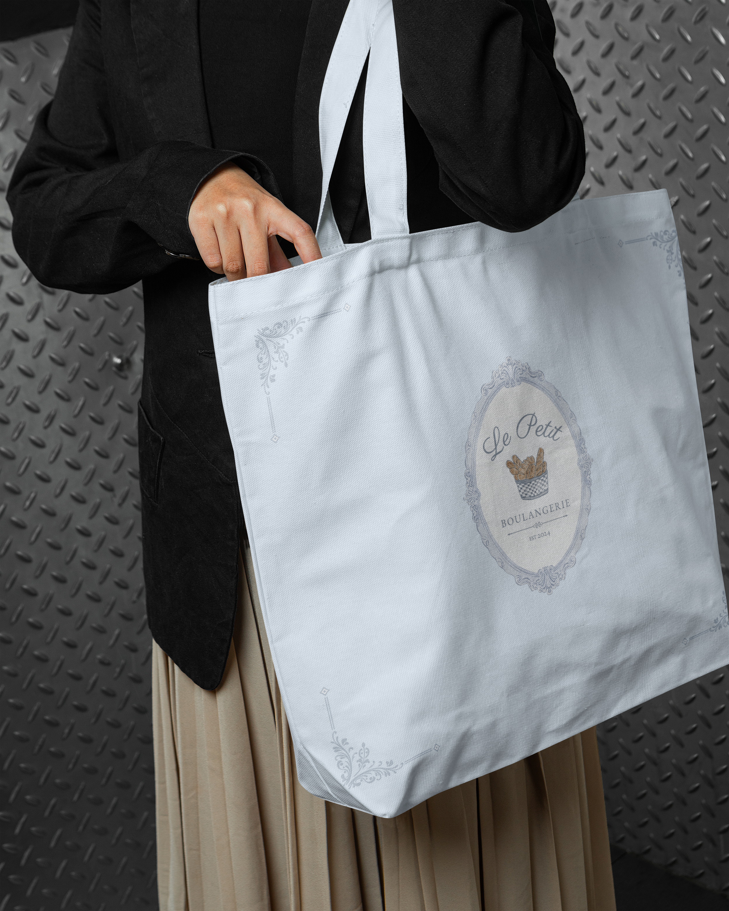 Woman Tote Bag Mockup blue.png