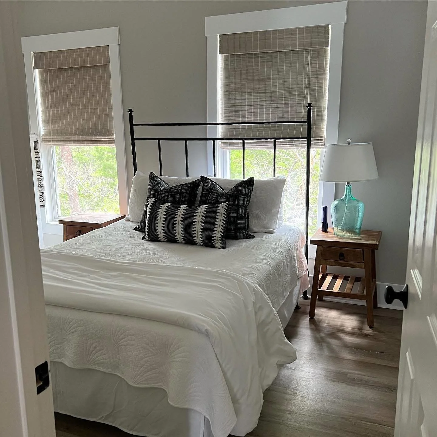 Sacred retreat 🤍

A few years ago, I slipped away to this space over a late August weekend. Six close soul sisters and I were celebrating the wrapping up of a focused discipleship and healing journey. 

I arrived tired and worn from juggling too muc