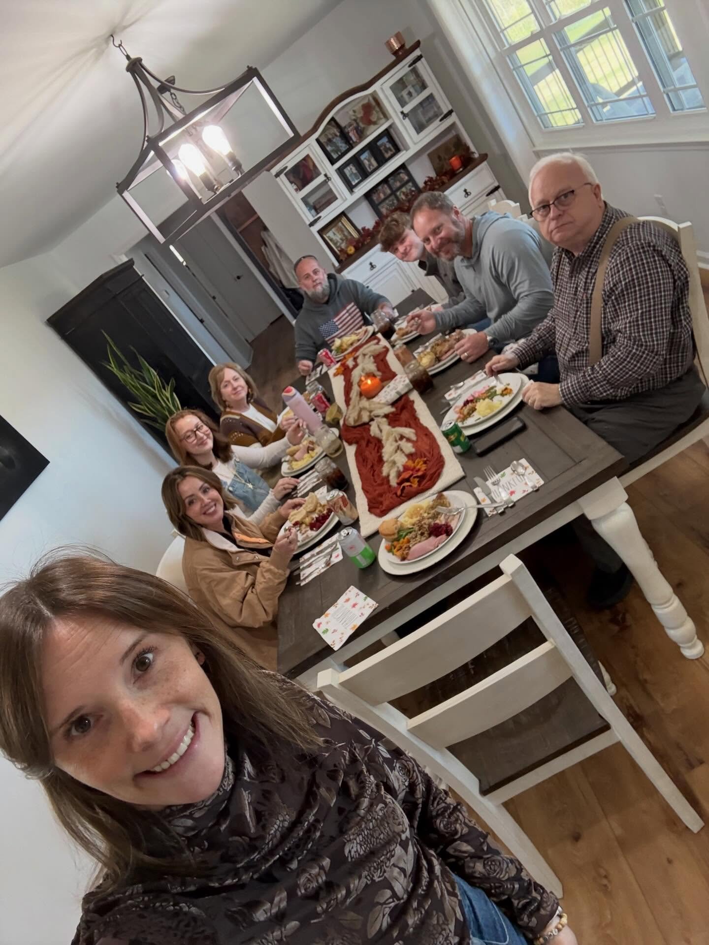 It&rsquo;s giving thankful 🤎 

1. Thanksgiving table time 
2. Forever thankful for my best friend
3. Missing these three always and counting the days until we see the again (pics 2&amp;3 by Nani 🤍)
4. Calm before the kitchen storm storm 
5. &ldquo;