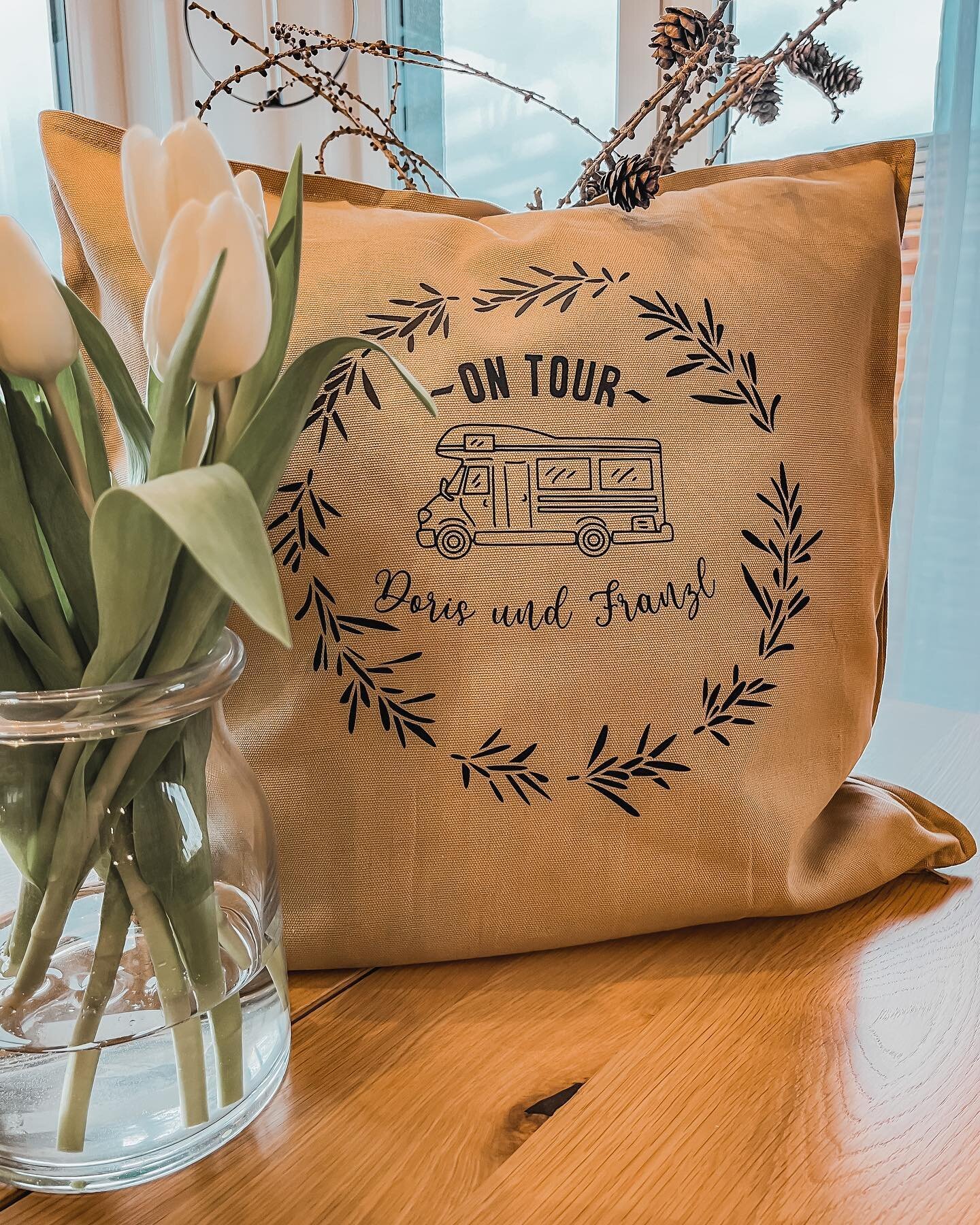 Heute hab ich wieder ein Kissen gefertigt 🖤
Bei Interesse gerne schreiben.
.
#camper #camping #wohnmobil #kissen #wohnwagen #dekoration #einzigartig #personalisiertegeschenke #geschenkideen #handmade #mithandundherz #campinglife