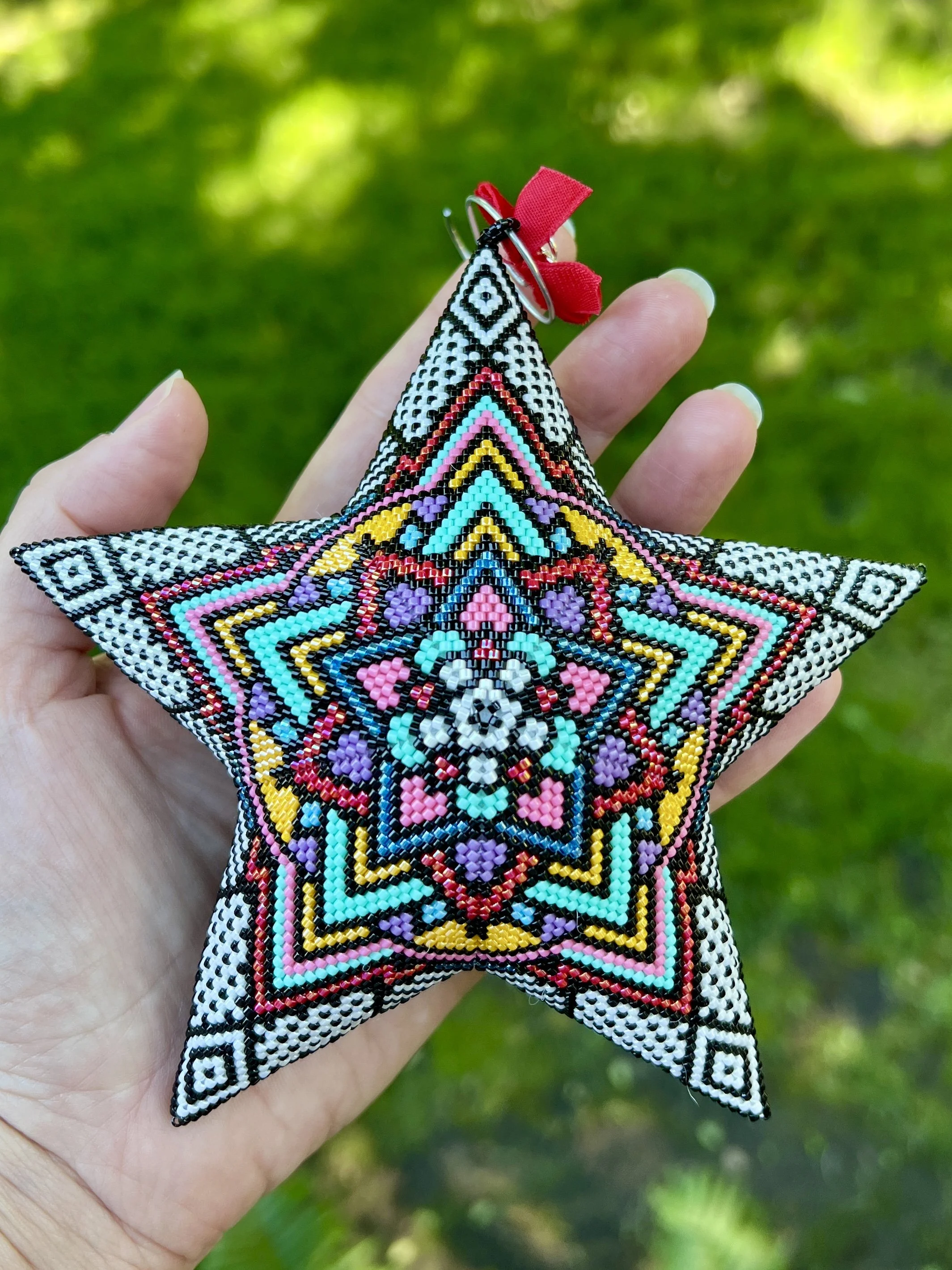 2026 Heirloom Beaded Star — Kaleidoscope