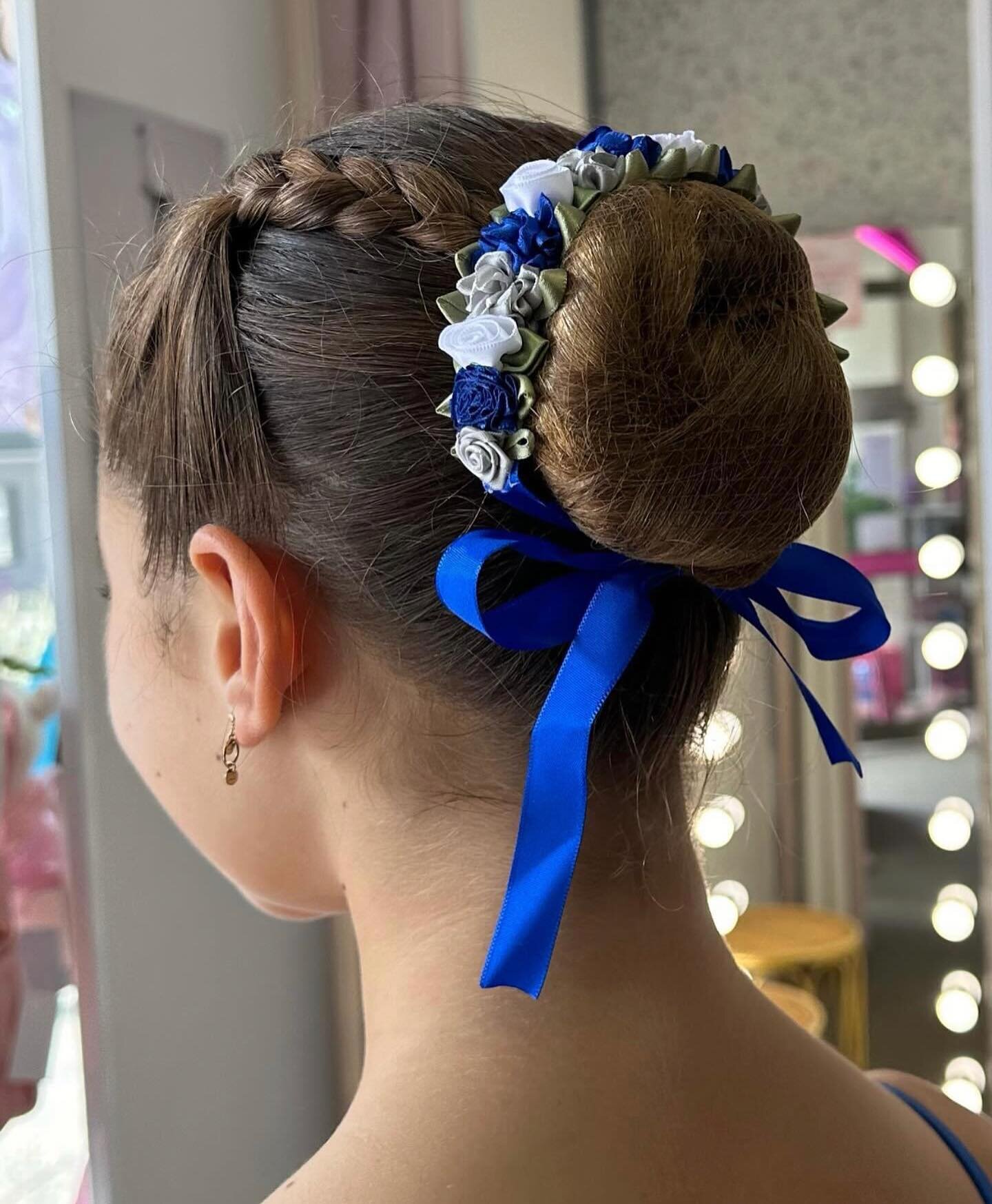 Gorgeous Kate and her beautiful @ballerina.bun.blossoms 😍 Perfect color to match our Ballet uniform 💙 #madancers #charlysangel #goMAD #MADteam #passion #dance #strength #power #unity #lyrical #contemporary #hope #teamworkmakesthedreamwork #dancecom