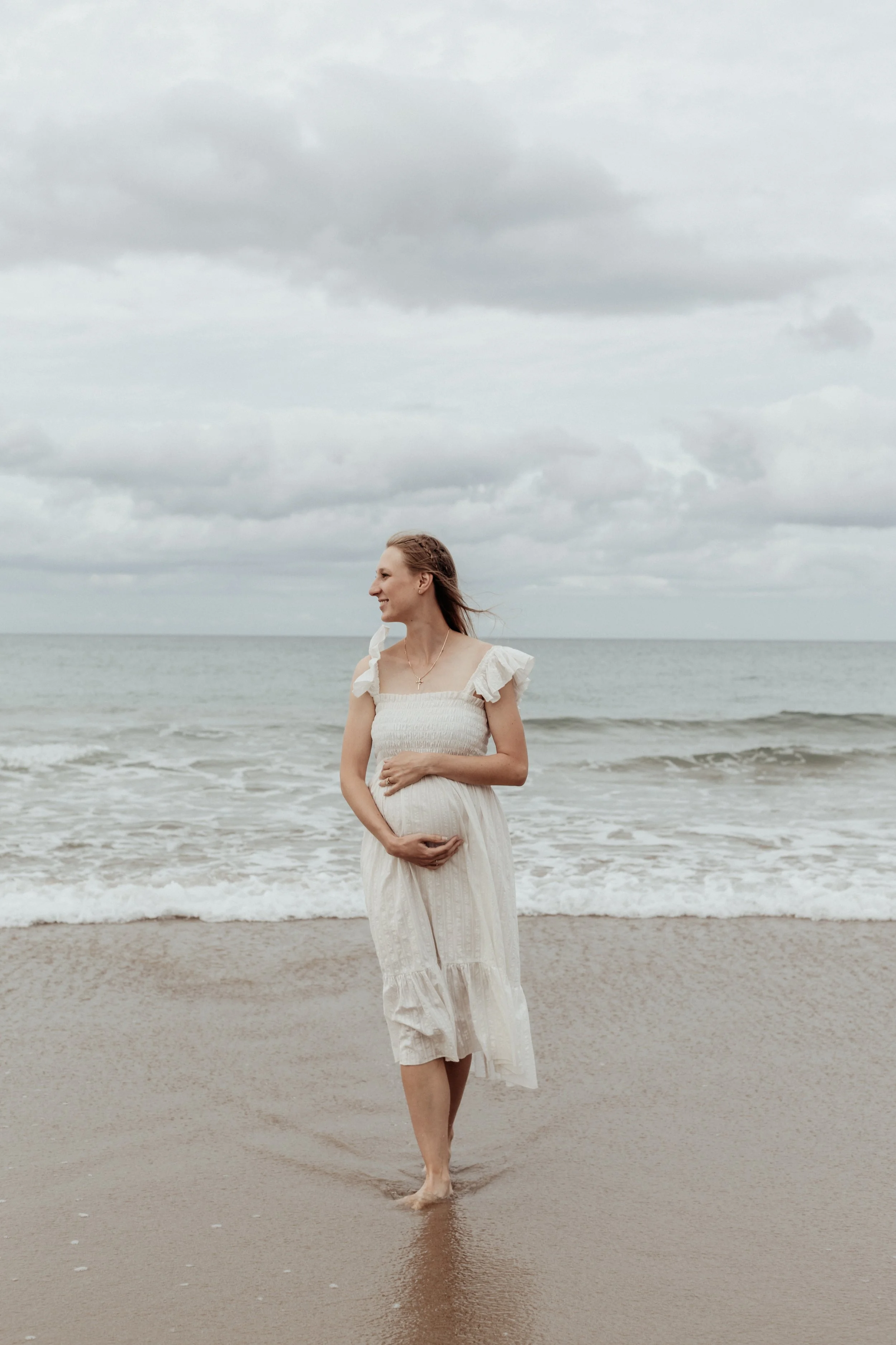 Maternity photoshoot at Whangarei beach.