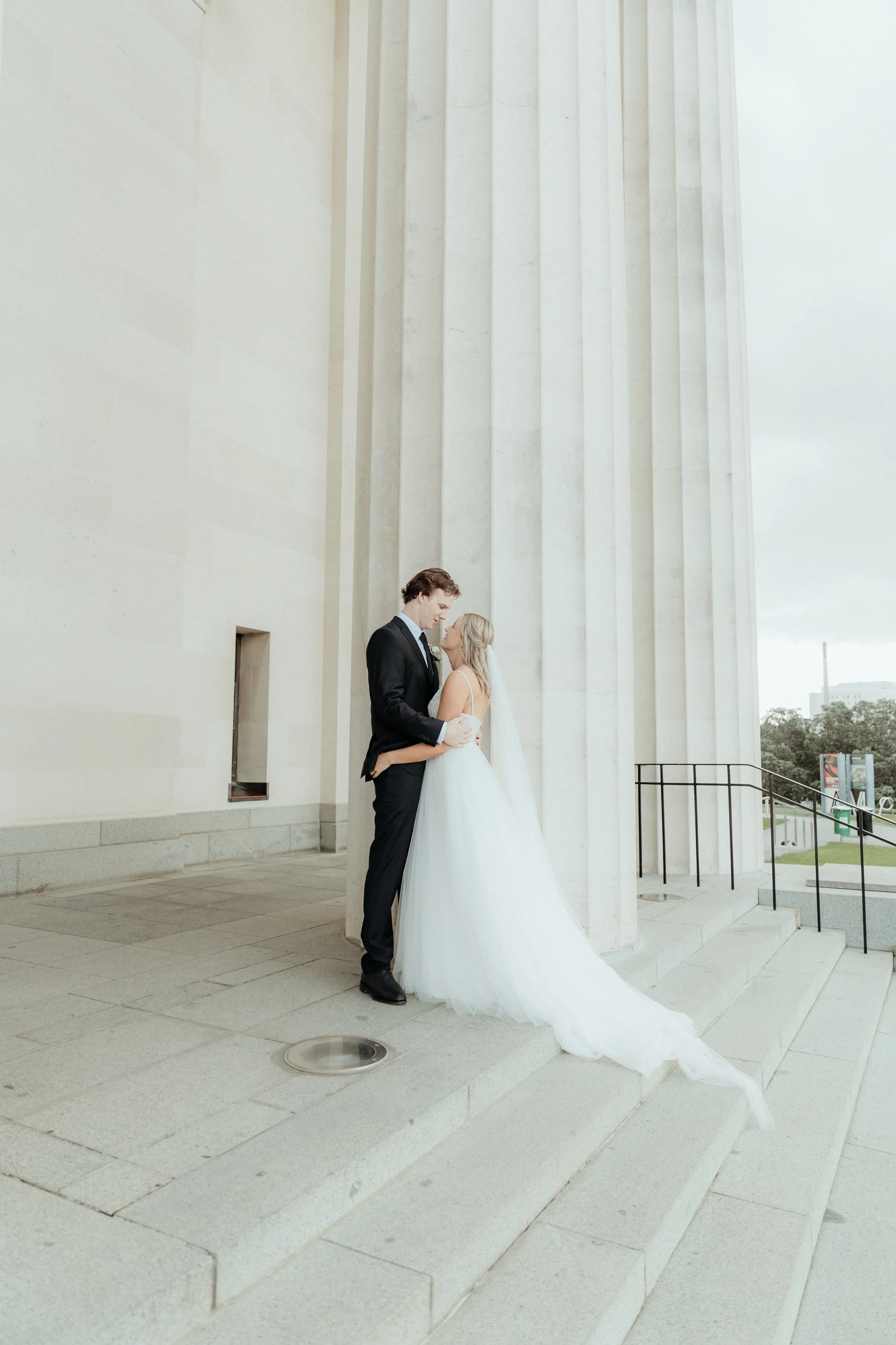 Bridal portraits at the Auckland Museum