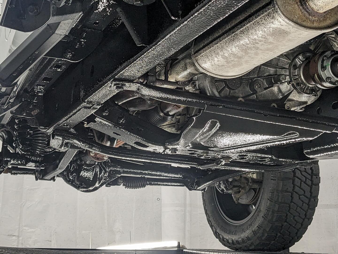 @woolwax  Makes some damn good products and we trust them on every undercarriage we treat. From the original black woolwax to their professional cavity wax Creep N Crawl, they offer top tier products for superior protection! 

This 2017 jeep Wrangler