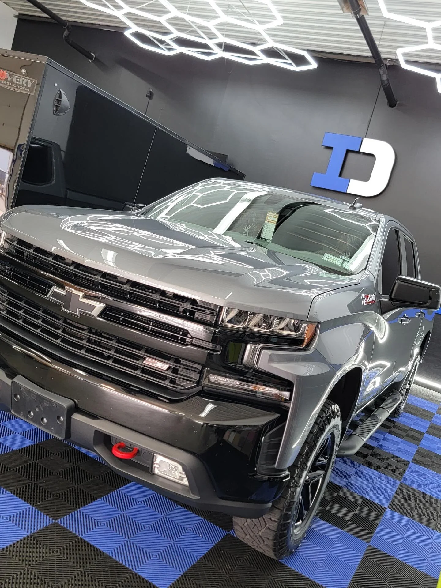 Knocked it out of the park with our team at @immaculate716 !
This chevy Silverado came in looking for the best of the best and we delivered! 
✅Standard woolwax original to protect underneath
✅5% window tints to keep the sun at bay 
✅Raptor bed-line