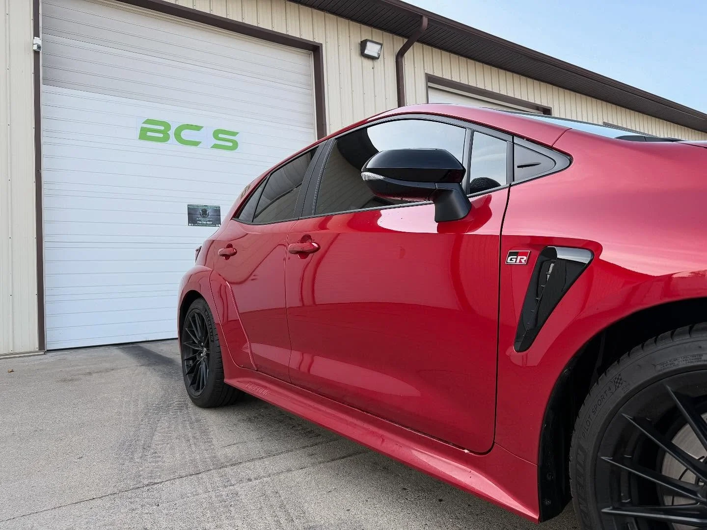 We had the pleasure of protecting this hot hatch from hell! With one of the most unique all wheel drive systems and a durable undercoating, this GR Corolla is going to dominate the winter!
@woolwax @toyotausa 
Let us know how we did in the comments!