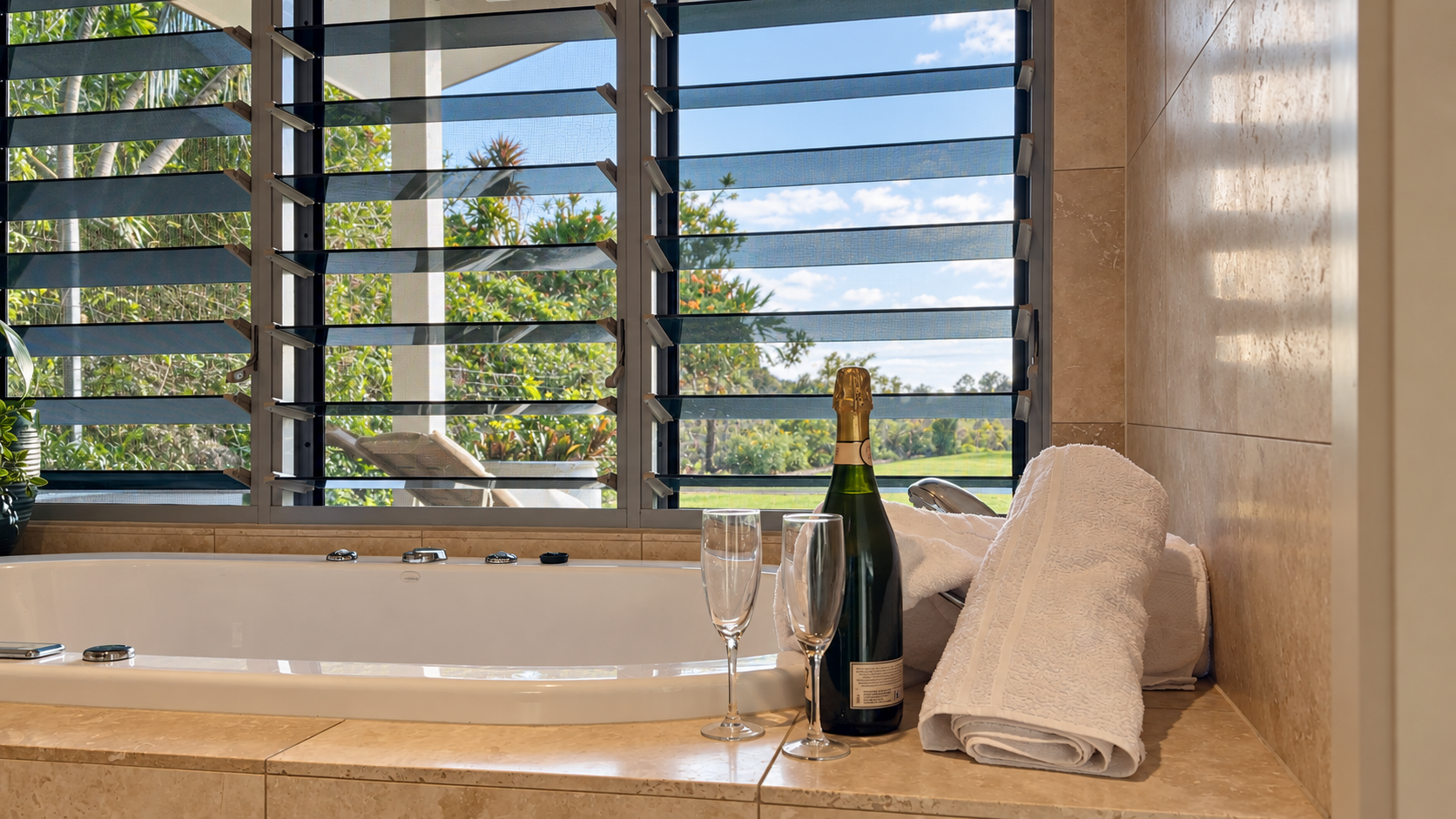 Luxury Equestrian Estate Cooroy Mountain Noosa Hinterland-035.png
