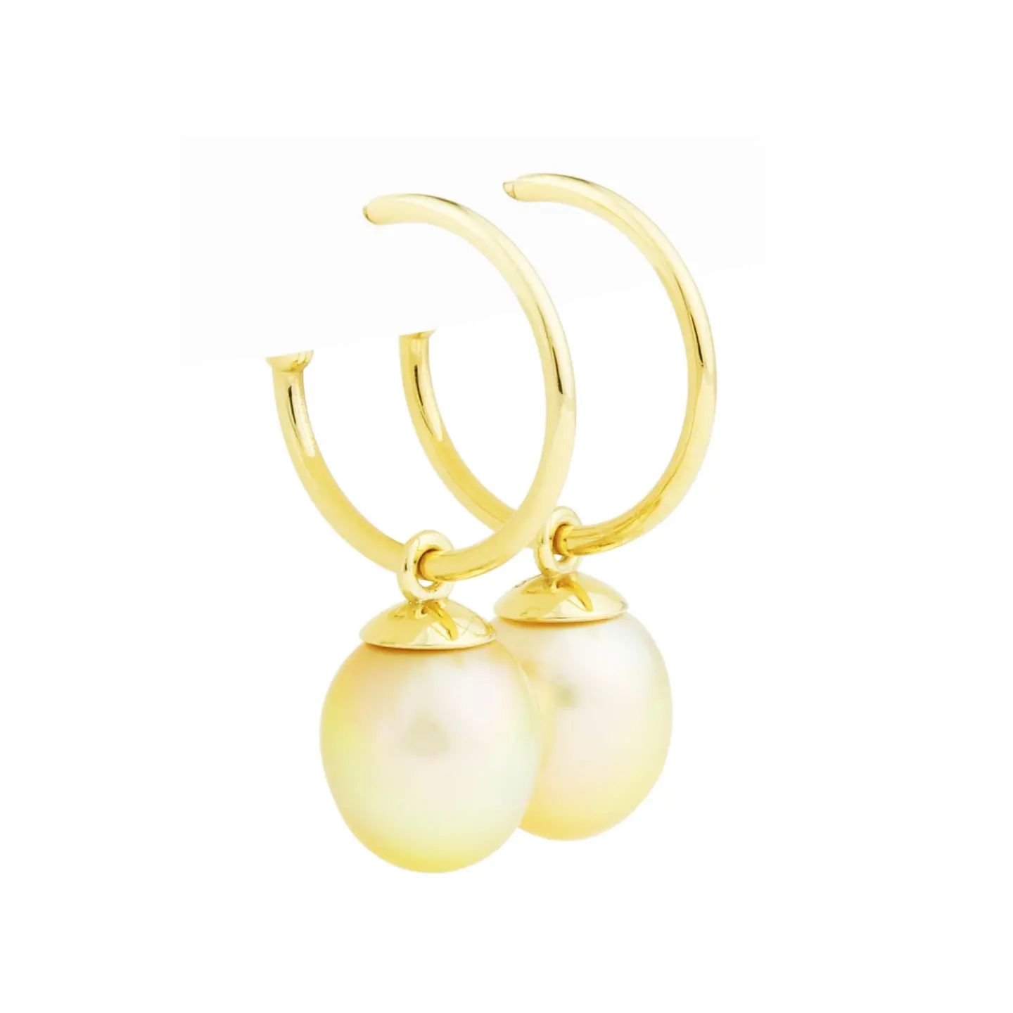 This breathtaking take on our 'Archery Hoops' features a set of stunning ombre Burmese golden pearls, set in 9ct yellow gold. 

Available in New York! Follow the link for more information below: 

https://flyingsolo.nyc/designer/magnolia-designs/