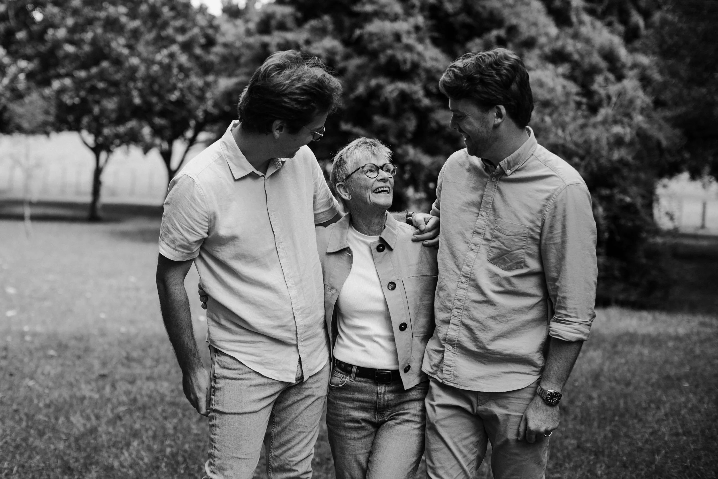 multi-generational family photographer auckland