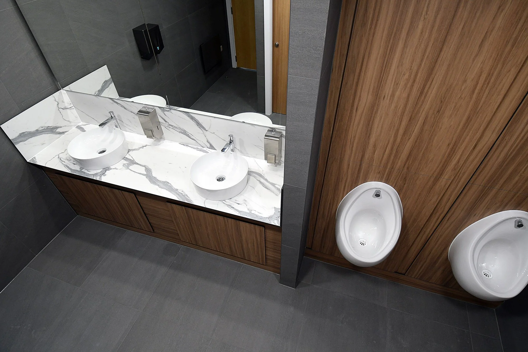 commerical-washroom-refurbishment.jpg