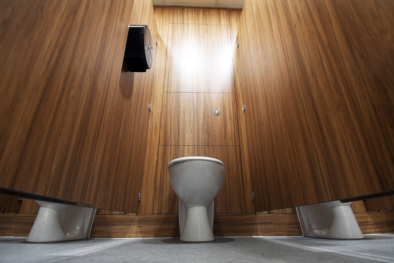 commerical-washroom-wc-cubicles.jpg