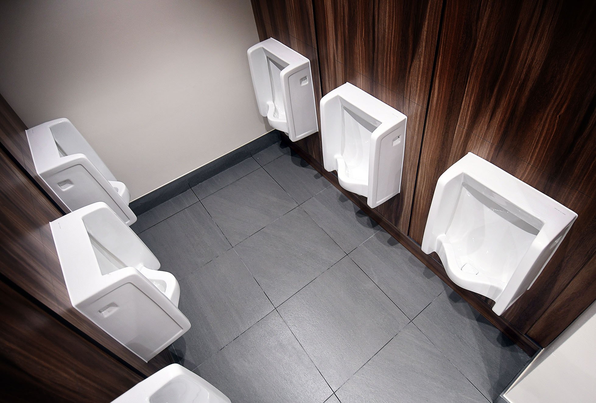 traditional_urinal_washroom_design.jpg