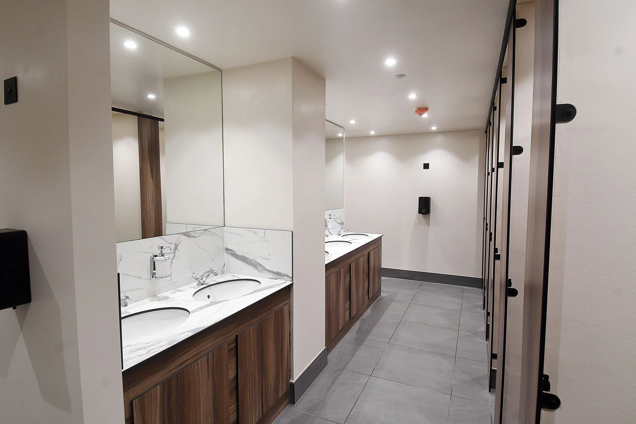 washroom-refurbishment-contractors.jpg