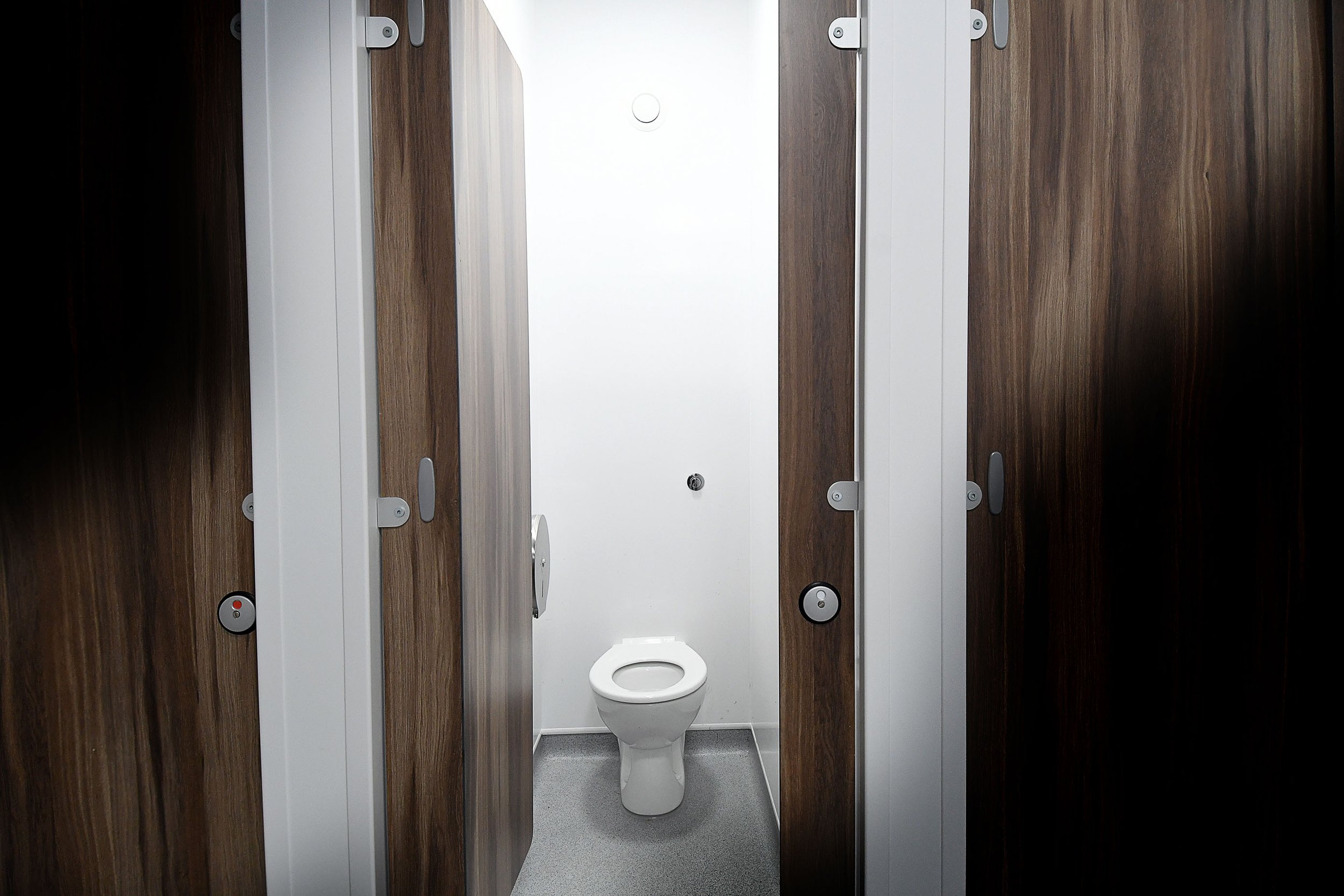 toilet-cubicles-toilet-refurbishment.jpg