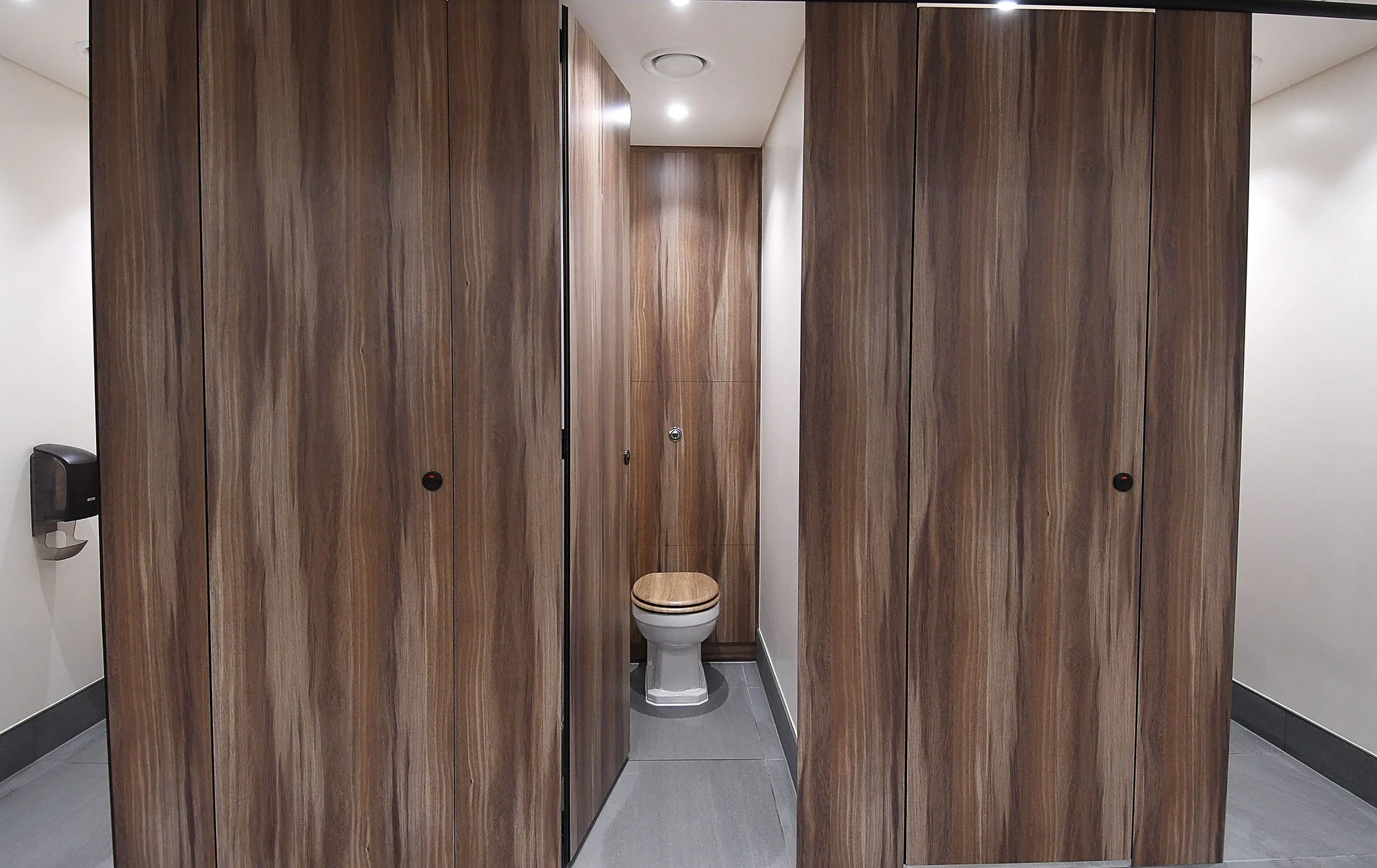 commerical-washroom-contractors-london.jpg