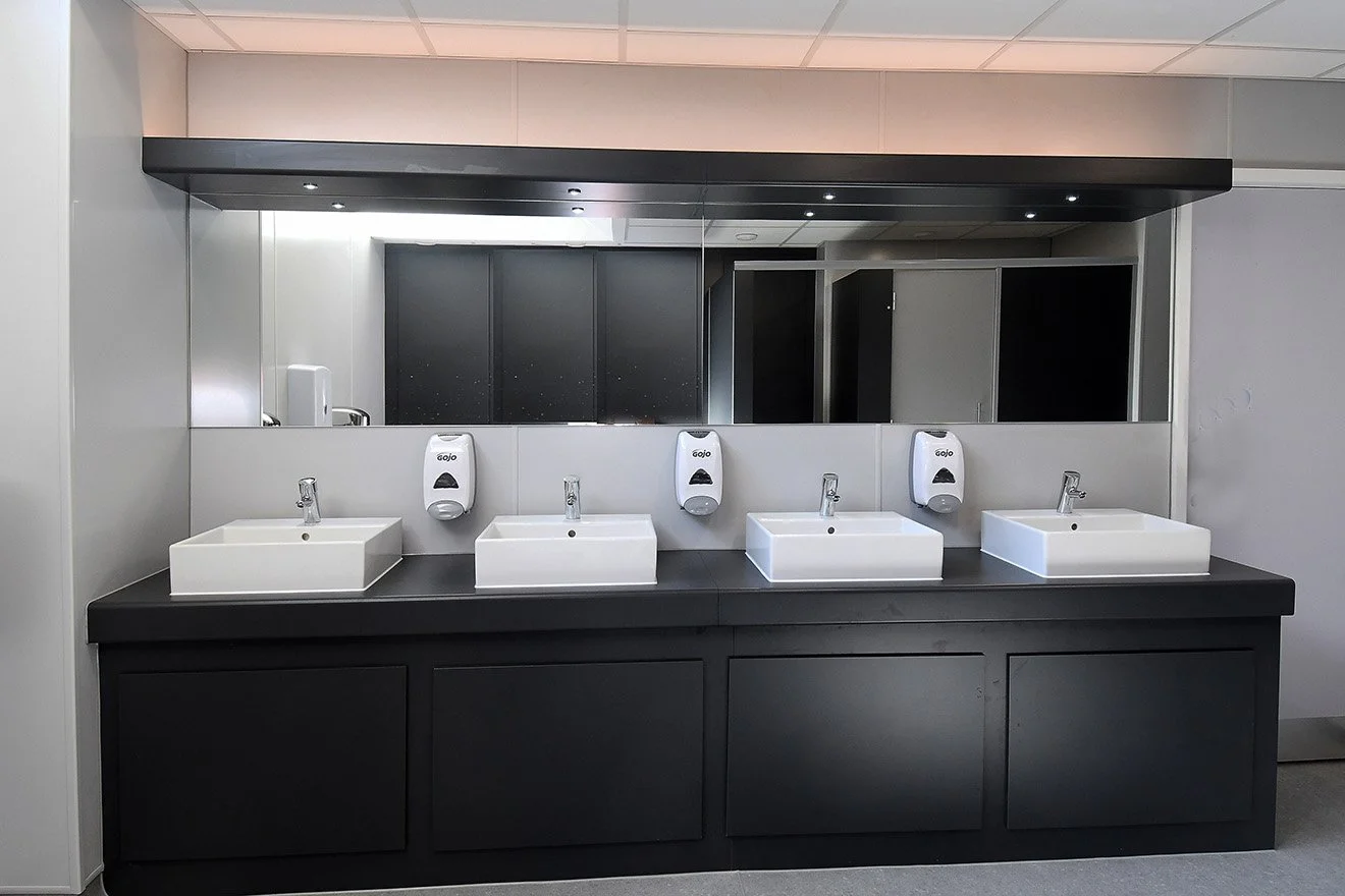 Venesta-toilet-cubicles-Bedford-univeristy.jpg