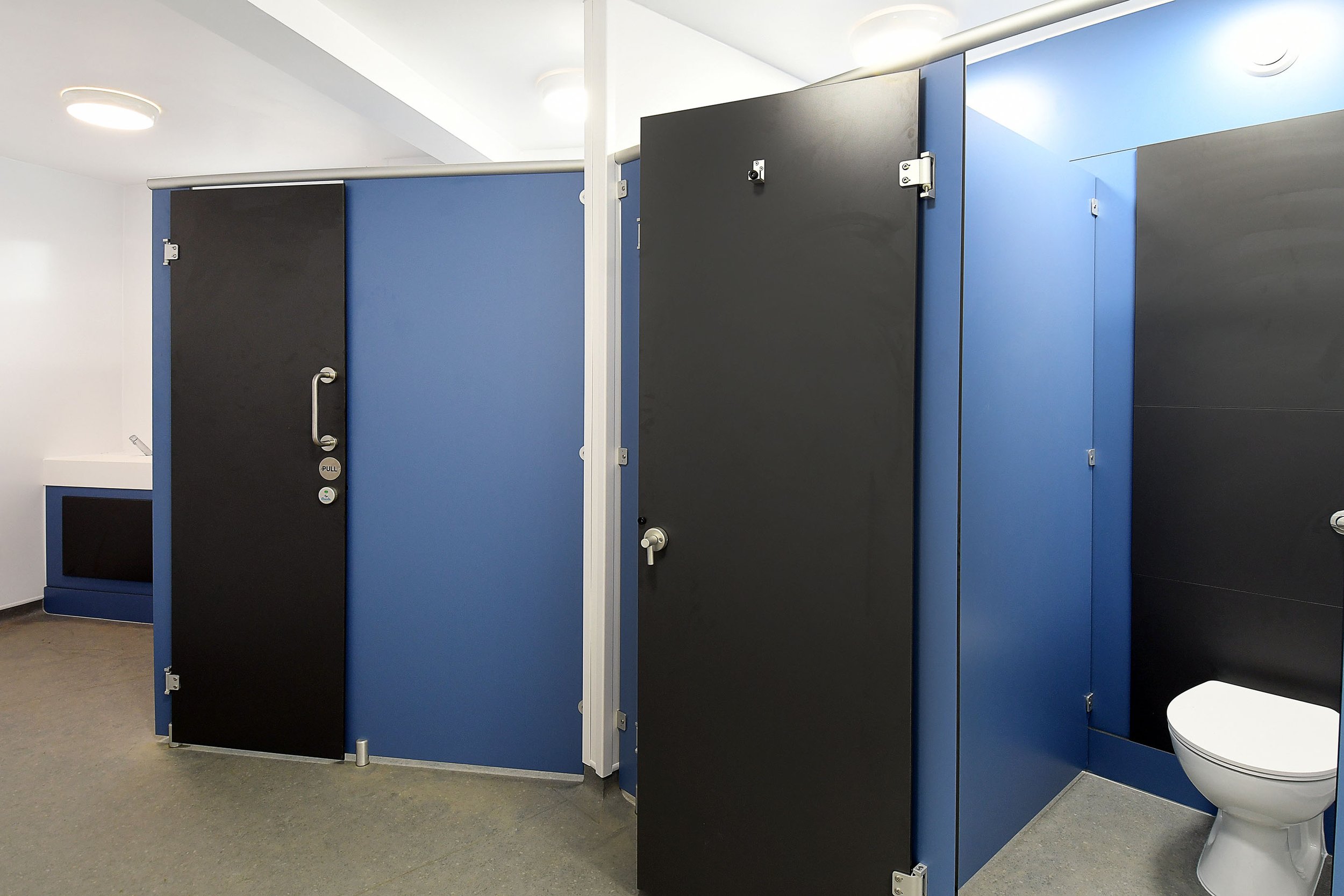 commerical-toilets-warehouse-toilets-unisex.jpg