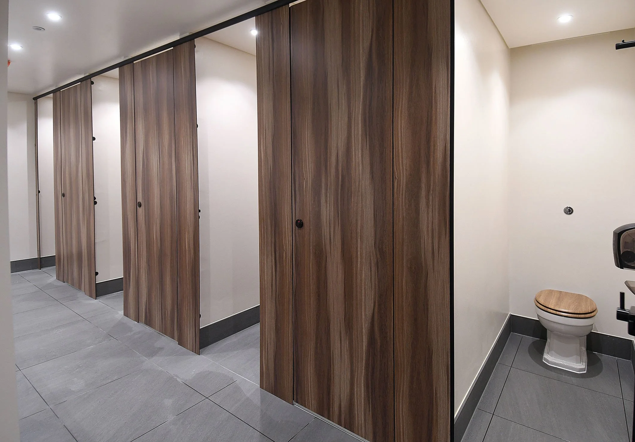 modern-washroom-design-london.jpg