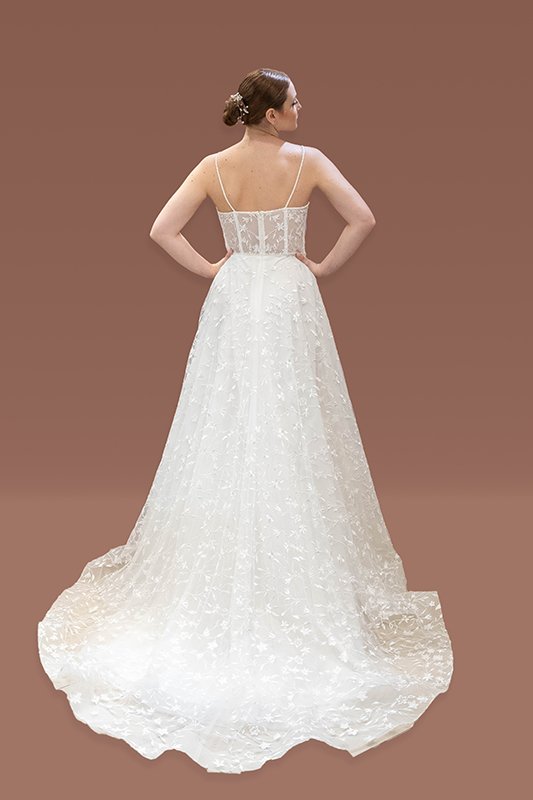 abito-sposa-outlet-principessa-2024-retro.jpg