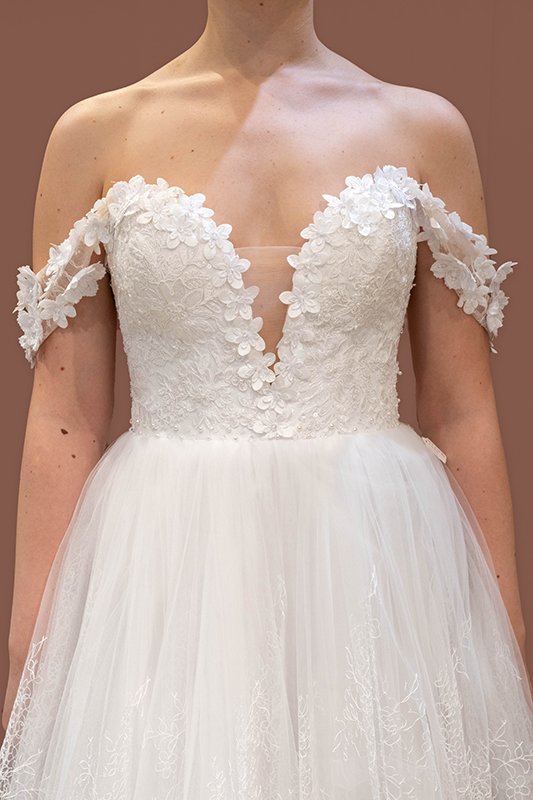 abito-sposa-outlet-mara-principessa-2024-dettagli.jpg