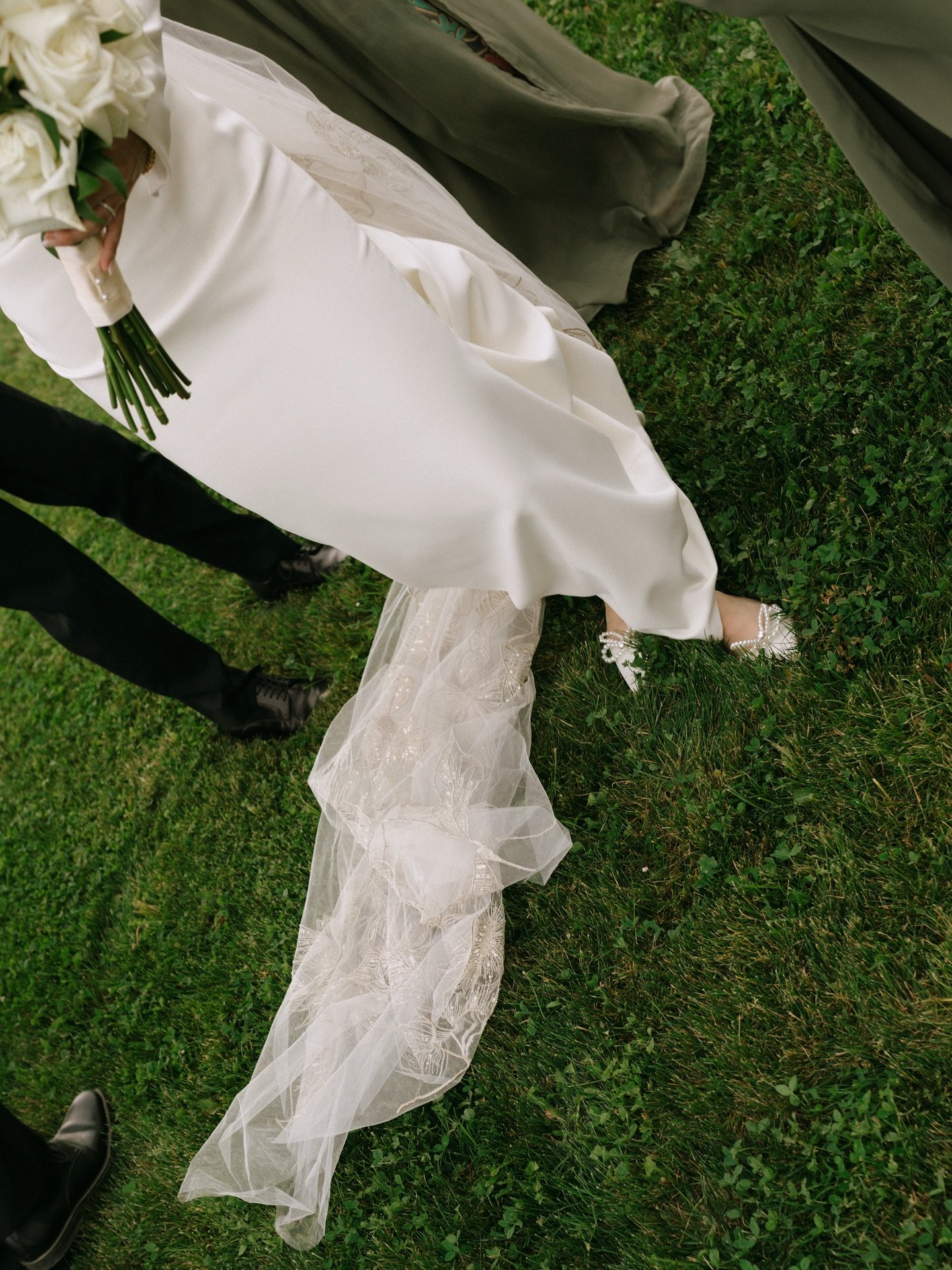 The moments you might not print or post, but still tell a story 🤍 
.
.
.
.
.
.
.
.
.
#boiseweddingphotographer #boiseidahoweddingphotographer #boisephotographer