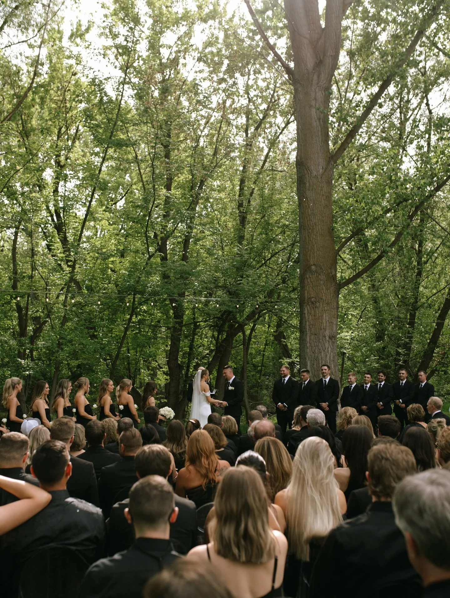 The moments you might not print or post, but still tell a story 🤍 
.
.
.
.
.
.
.
.
#boiseweddingphotographer #boiseidahoweddingphotographer #boisephotographer #idahoweddingphotographer