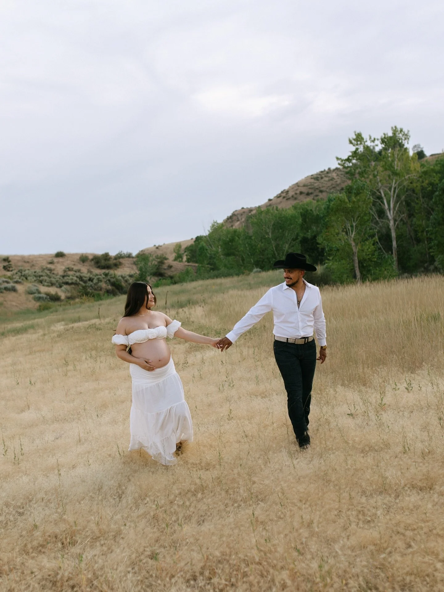 Last night 🤍 
.
.
.
.
.
.
.
.
.
#idahomaternityphotographer #boisematernityphotographer #boisefamilyphotographer #boisephotographer #boiseidahophotographer