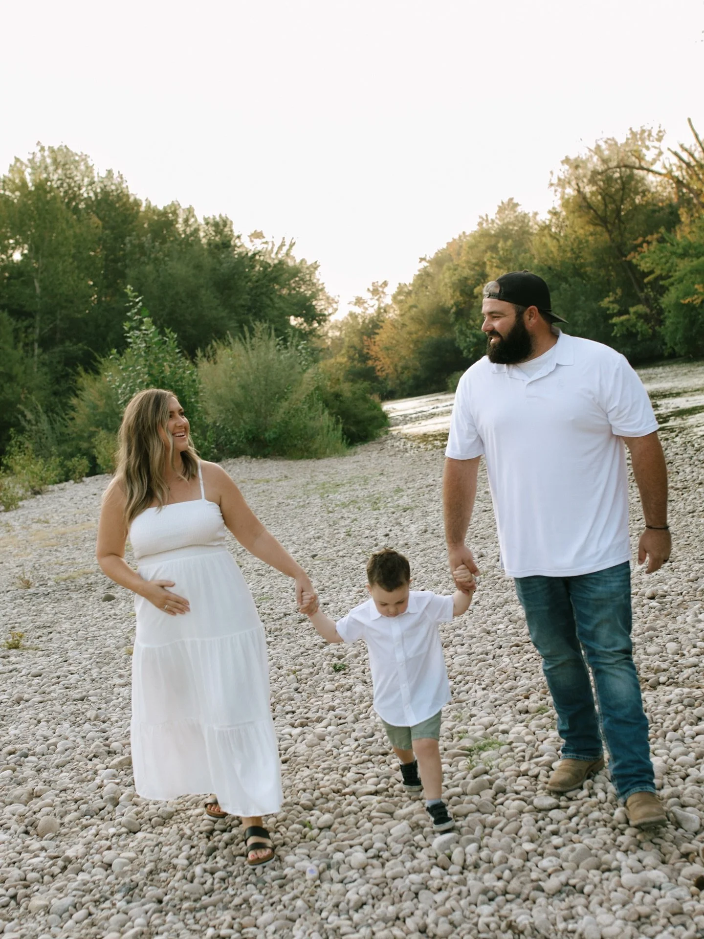 The sweetest morning announcing the newest Palmer addition 🥹💕 
.
.
.
.
.
.
.
#boisematernityphotographer #boisefamilyphotographer #boiseidahophotographer #boisephotographer
