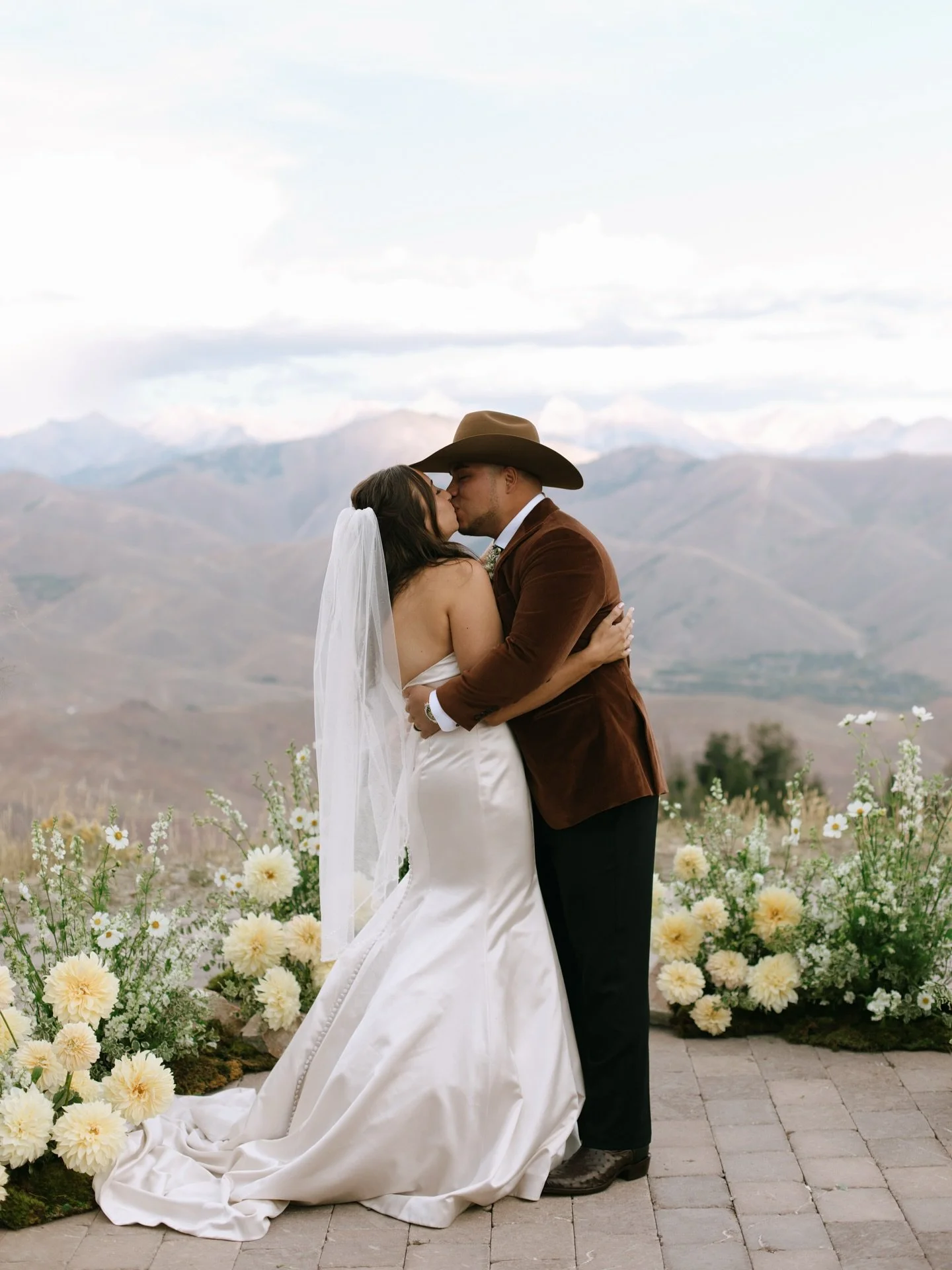 The perfect day in Sun Valley for Sierra + Mike ❤️ 
.
.
.
.
.
.
#boiseweddingphotographer #idahoweddingphotographer #sunvalleyweddingphotographer #boiseidahoweddingphotographer