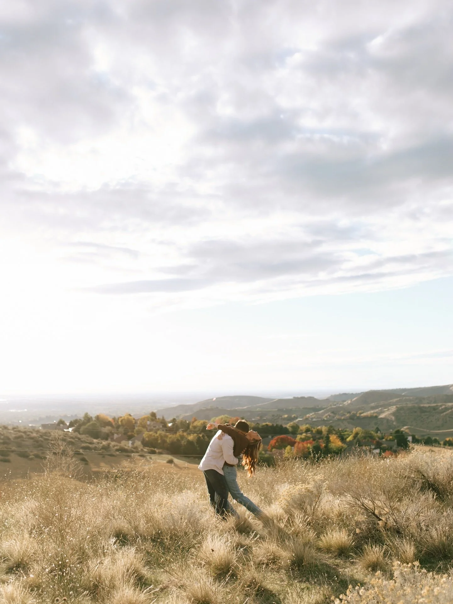 Fall engagements in the foothills for Sydney + Mason 
.
.
.
.
.
.
.
.
#boiseengagementphotographer #boisephotographer #boiseweddingphotographer #boiseidahoweddingphotographer #boiseidahophotographer #boisefamilyphotographer