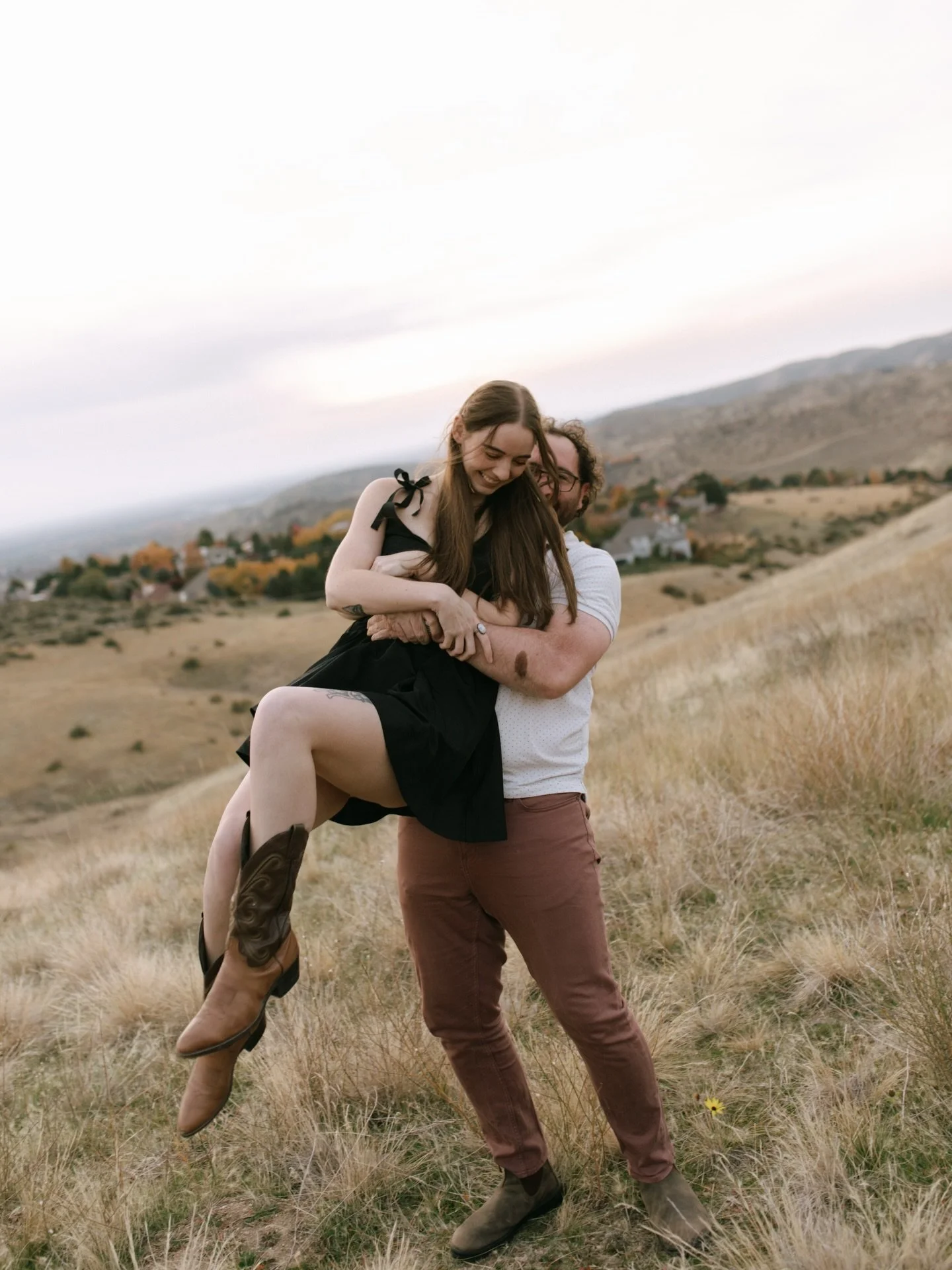 Just going to keep sharing photos from fall because it doesn&rsquo;t feel like winter?? 
.
.
.
.
.
.
.
.
.
.
#boiseweddingphotographer #boiseengagementphotographer #boisephotographer #boiseidahophotographer