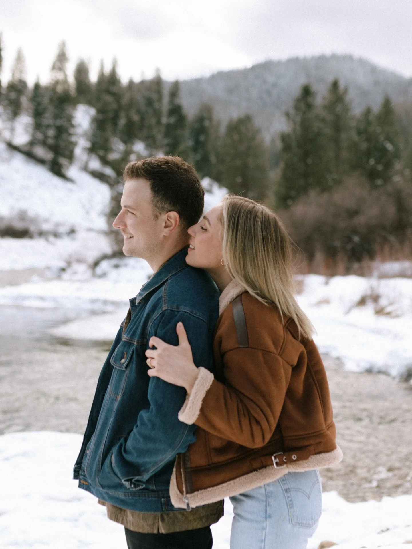 What my feed should look like rn so I&rsquo;ll post photos from 2 years ago I guess ❄️ 
.
.
.
.
.
.
.
.
.
#boisephotographer #boiseengagementphotographer #boiseweddingphotographer #boisecouplesphotographer