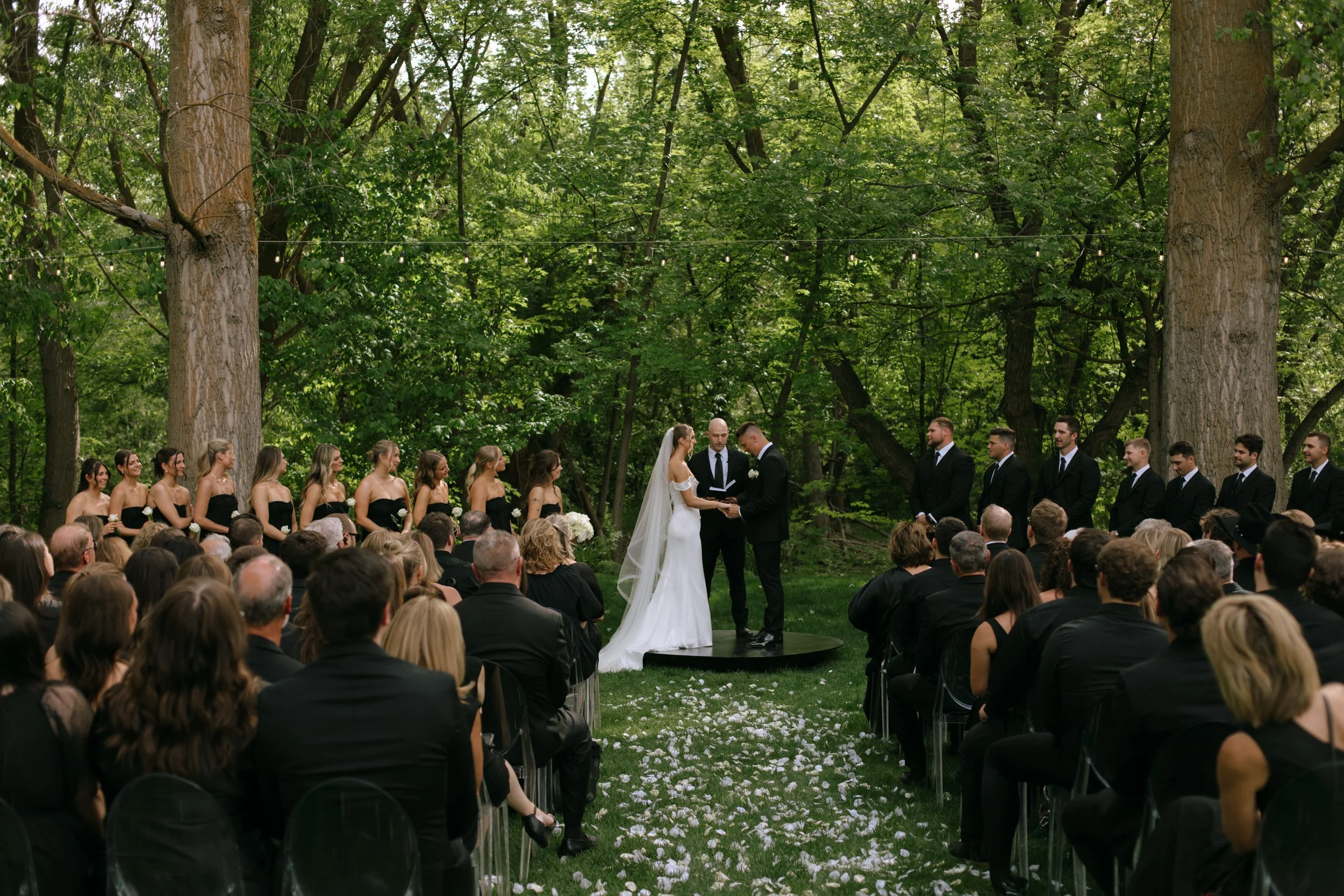 MAY WEDDING AT THE COTTAGE AT RIVERBEND | EAGLE, ID
