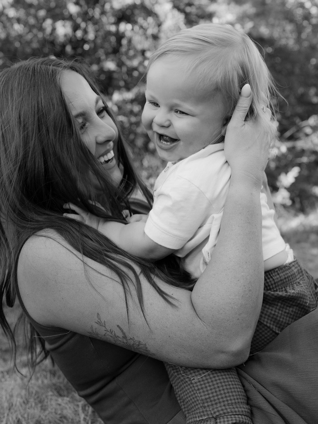 Hi friends 🫶🏻 figured it was long overdue for a re-introduction. The last time I shared much about myself here was before becoming a mom and it feels like everything has changed. 

It changed how I see moments, how I value time, and how deeply I un