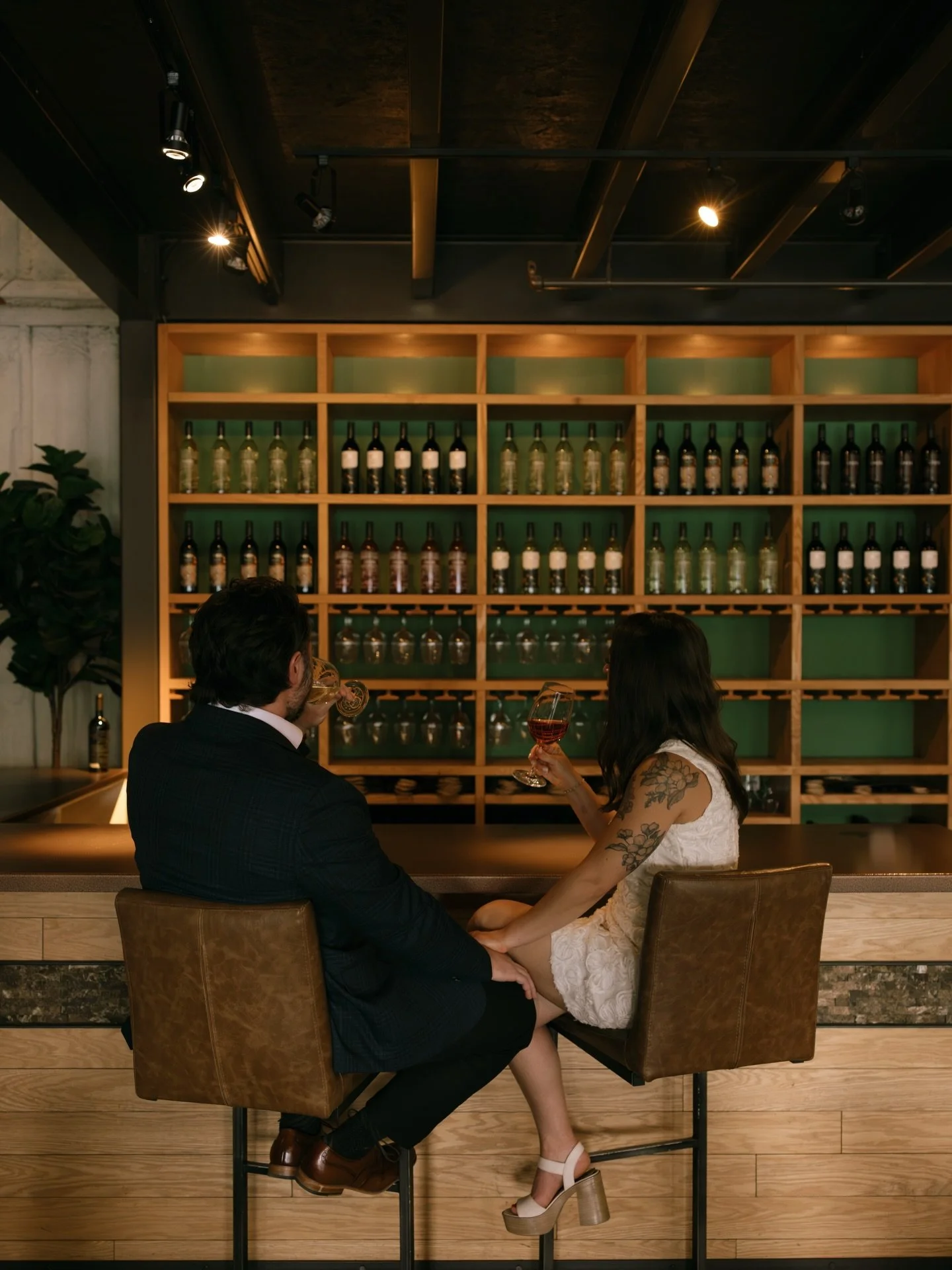 My job is really cool because I get to hang out with some of my best friends, have a glass of wine + take cute pictures. Literally  so excited for them and their wedding this summer! 🥹
.
.
.
.
.
.
.
.
.
.
#boiseengagementphotographer #boiseweddingph